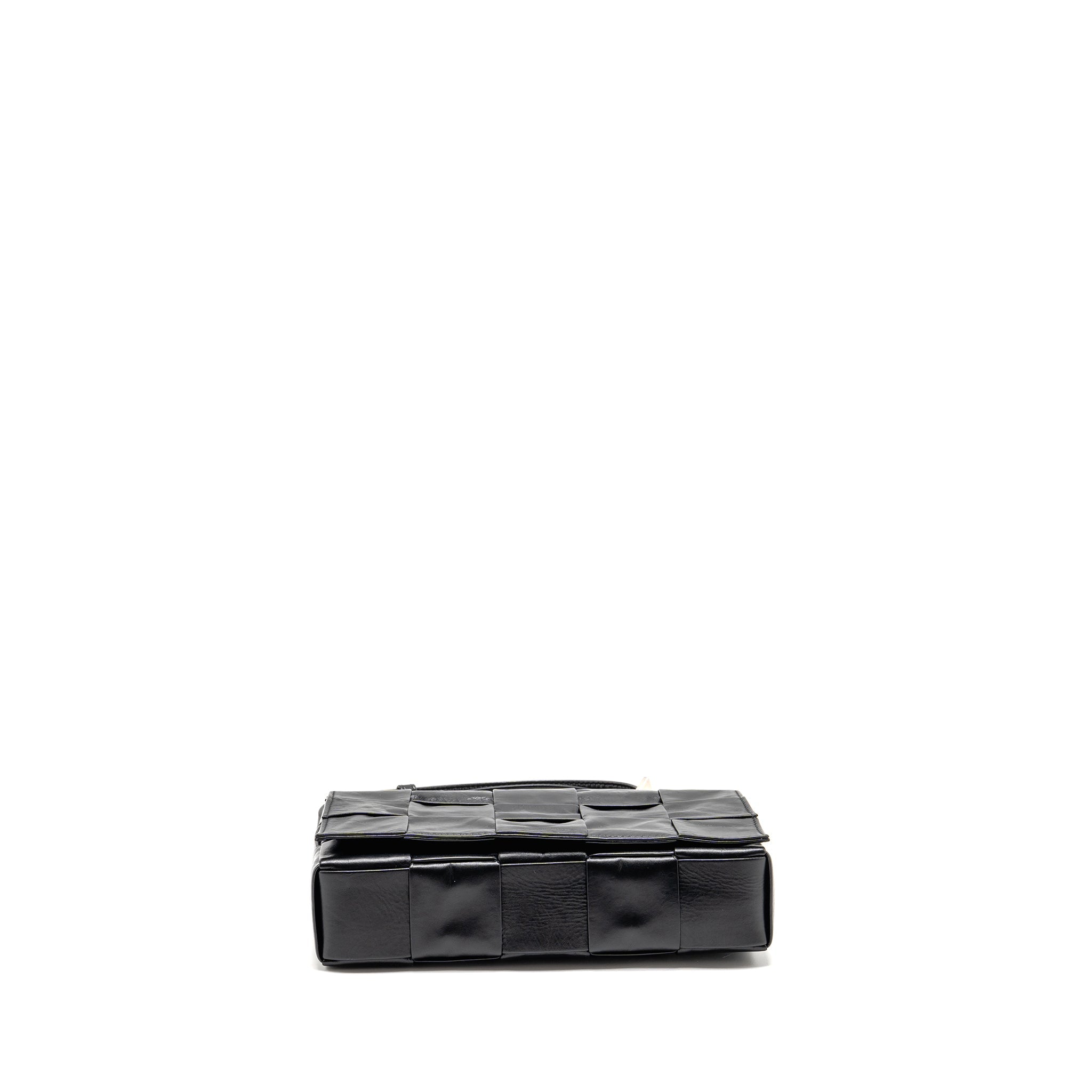 BOTTEGA VENETA CASSETTE MESSENGER BAG CALFSKIN BLACK SHW