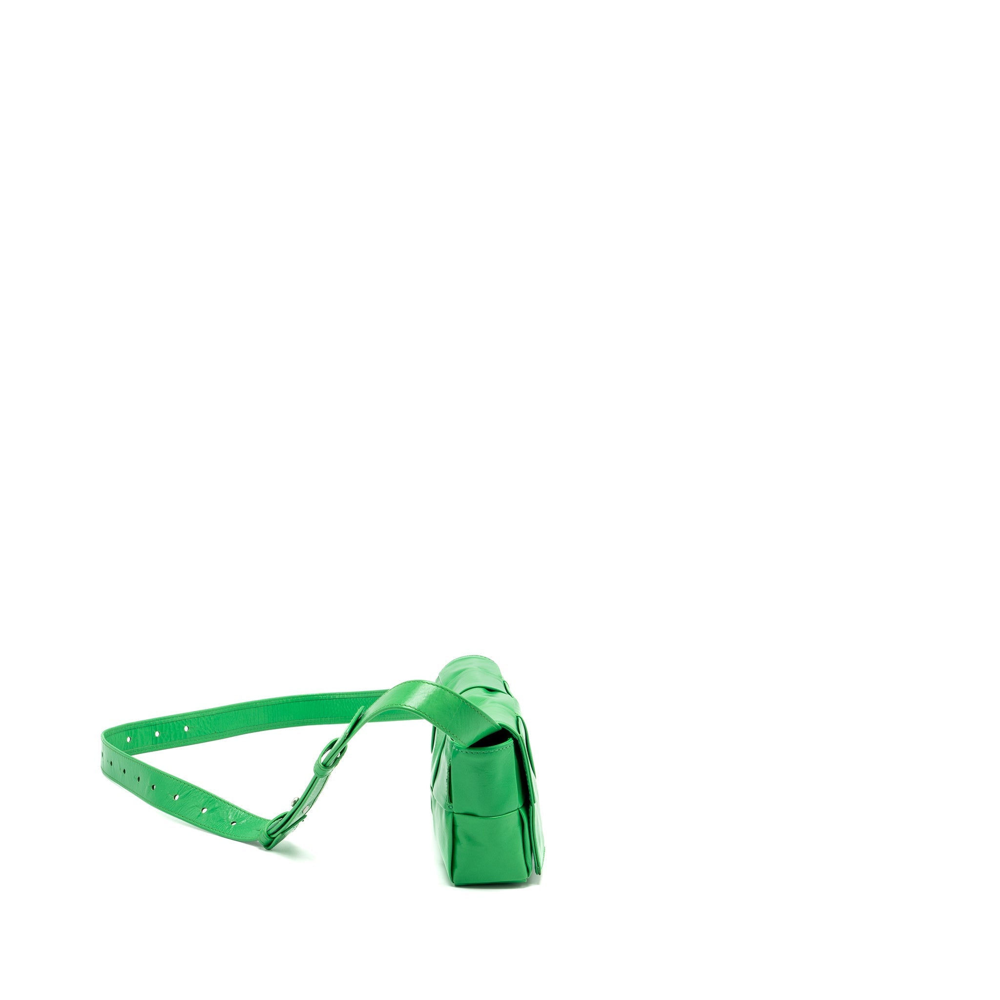 BOTTEGA VENETA CASSETTE BELT BAG LEATHER GREEN SHW