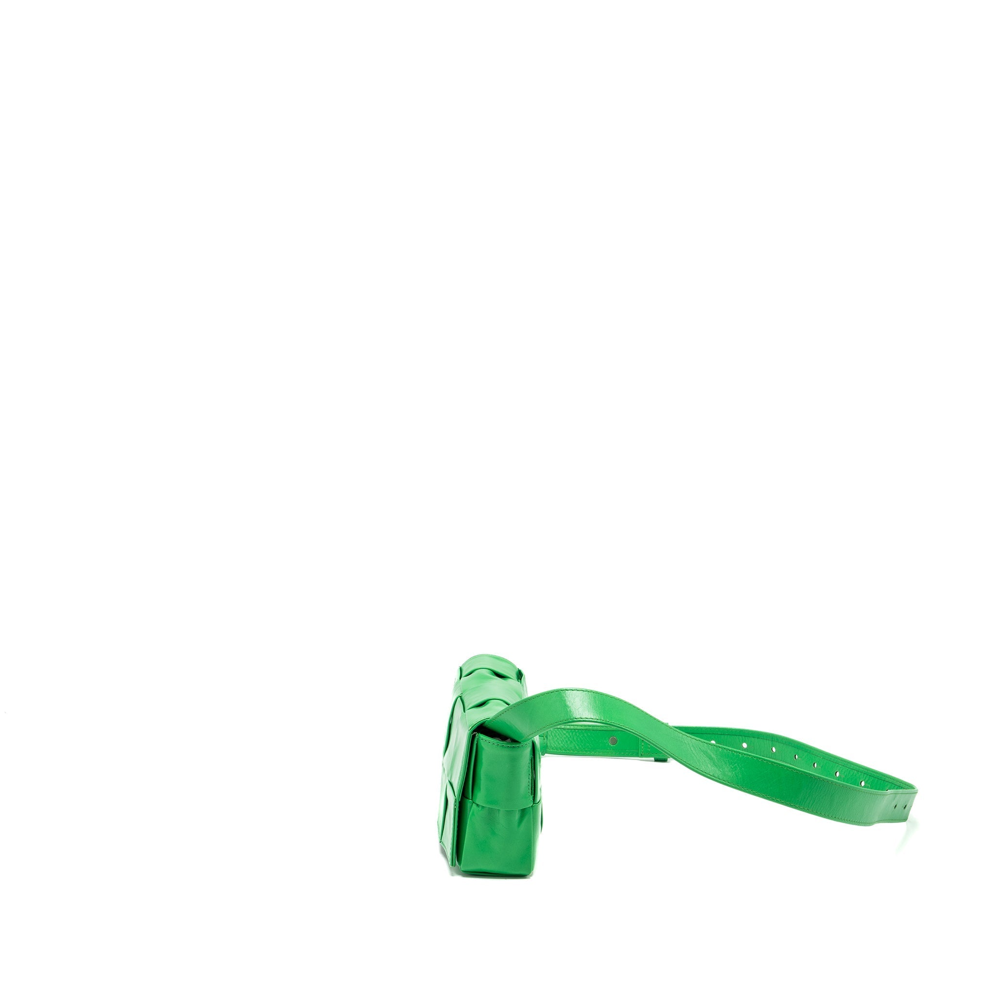 BOTTEGA VENETA CASSETTE BELT BAG LEATHER GREEN SHW