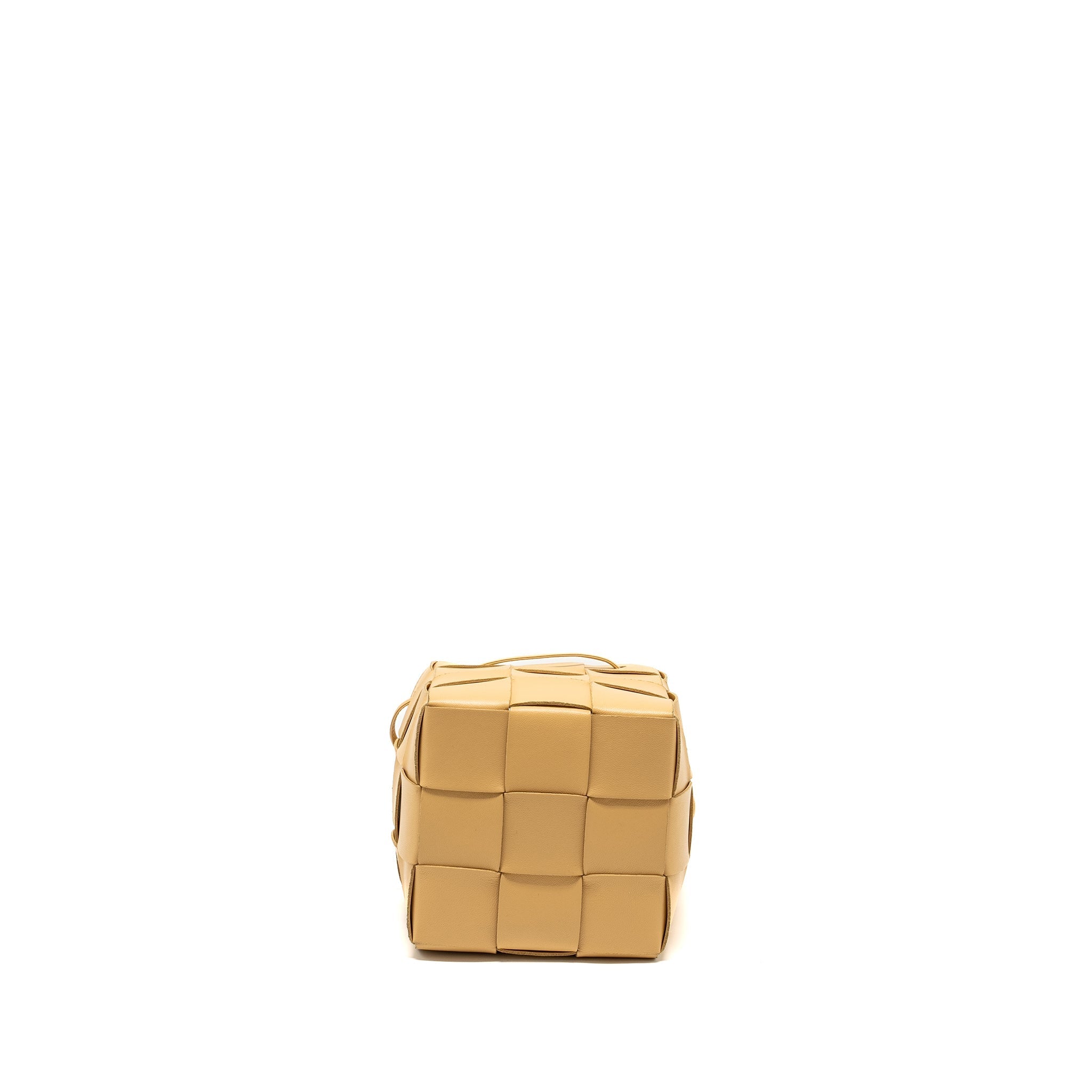 BOTTEGA VENETA SMALL CASSETTE CROSS-BODY BUCKET BAG LAMBSKIN PORRIDGE