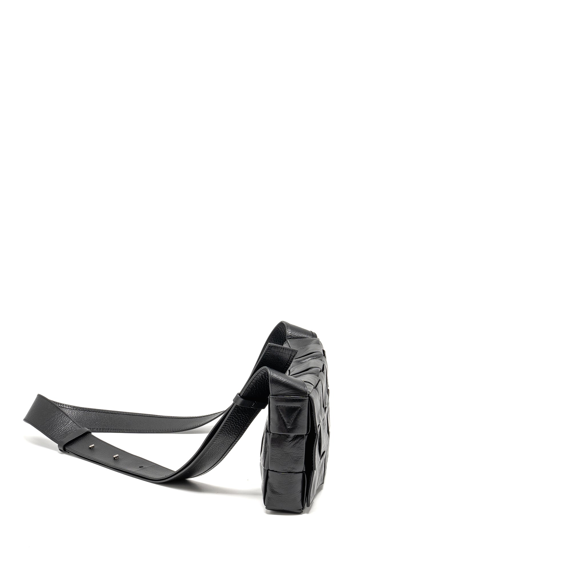 BOTTEGA VENETA CASSETTE BAG AGED CALFSKIN BLACK SHW