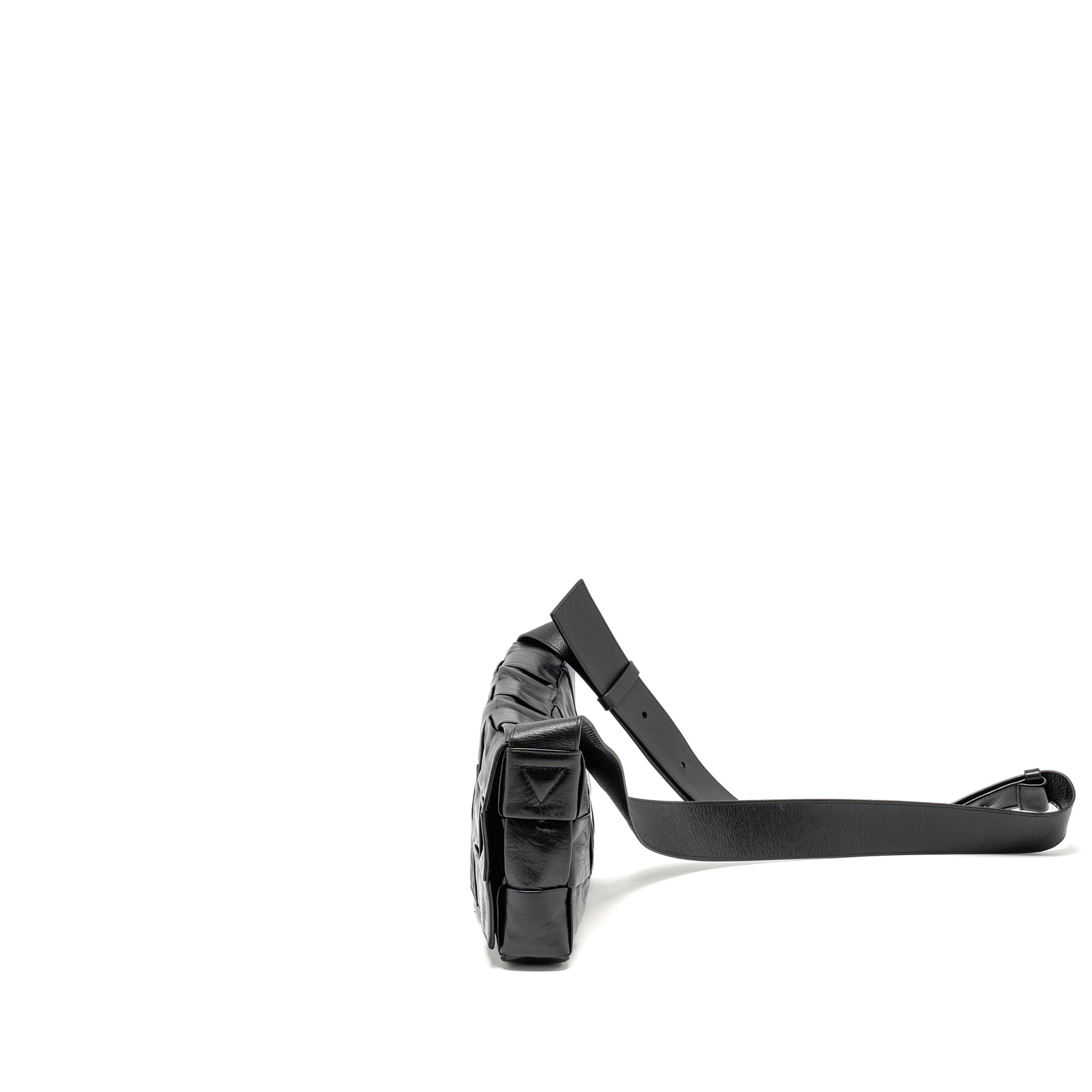 BOTTEGA VENETA CASSETTE BAG AGED CALFSKIN BLACK SHW