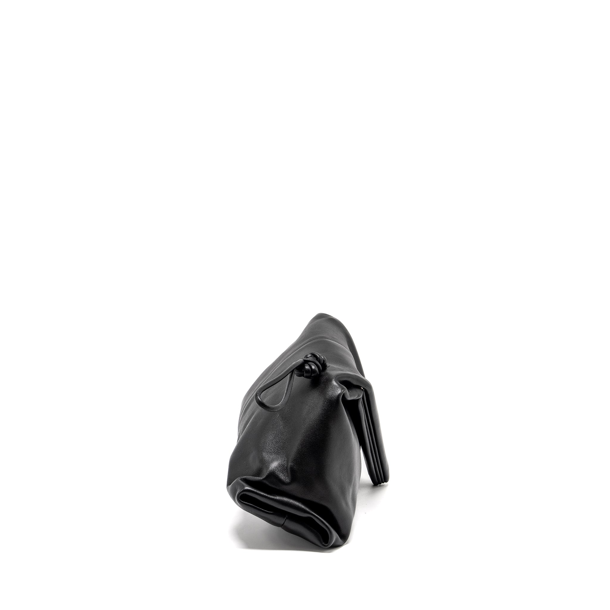 BOTTEGA VENETA TRINE ENVELOP CLUTCH LEATHER BLACK SHW