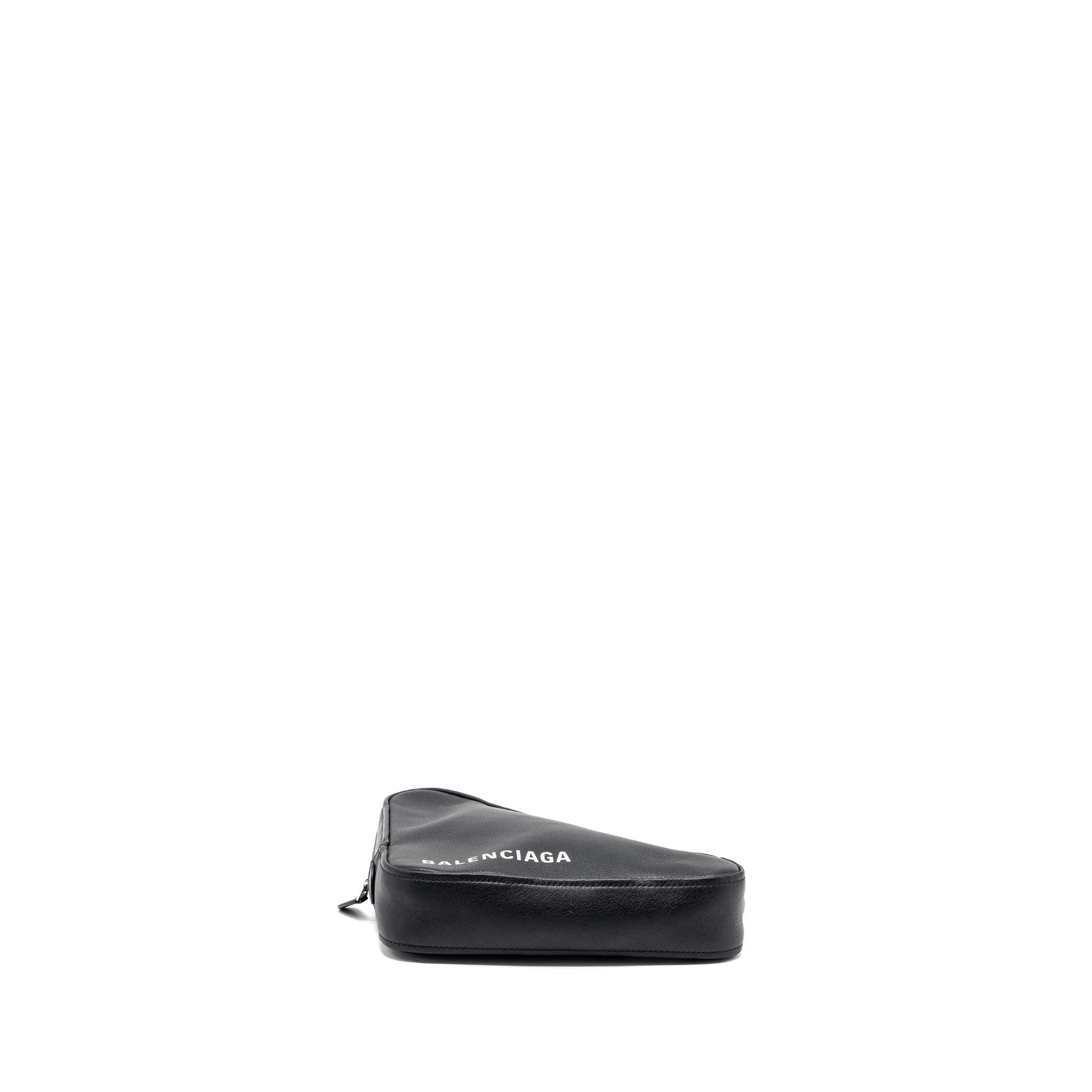 BALENCIAGA TRIANGLE ZIP CLUTCH CALFSKIN BLACK SHW