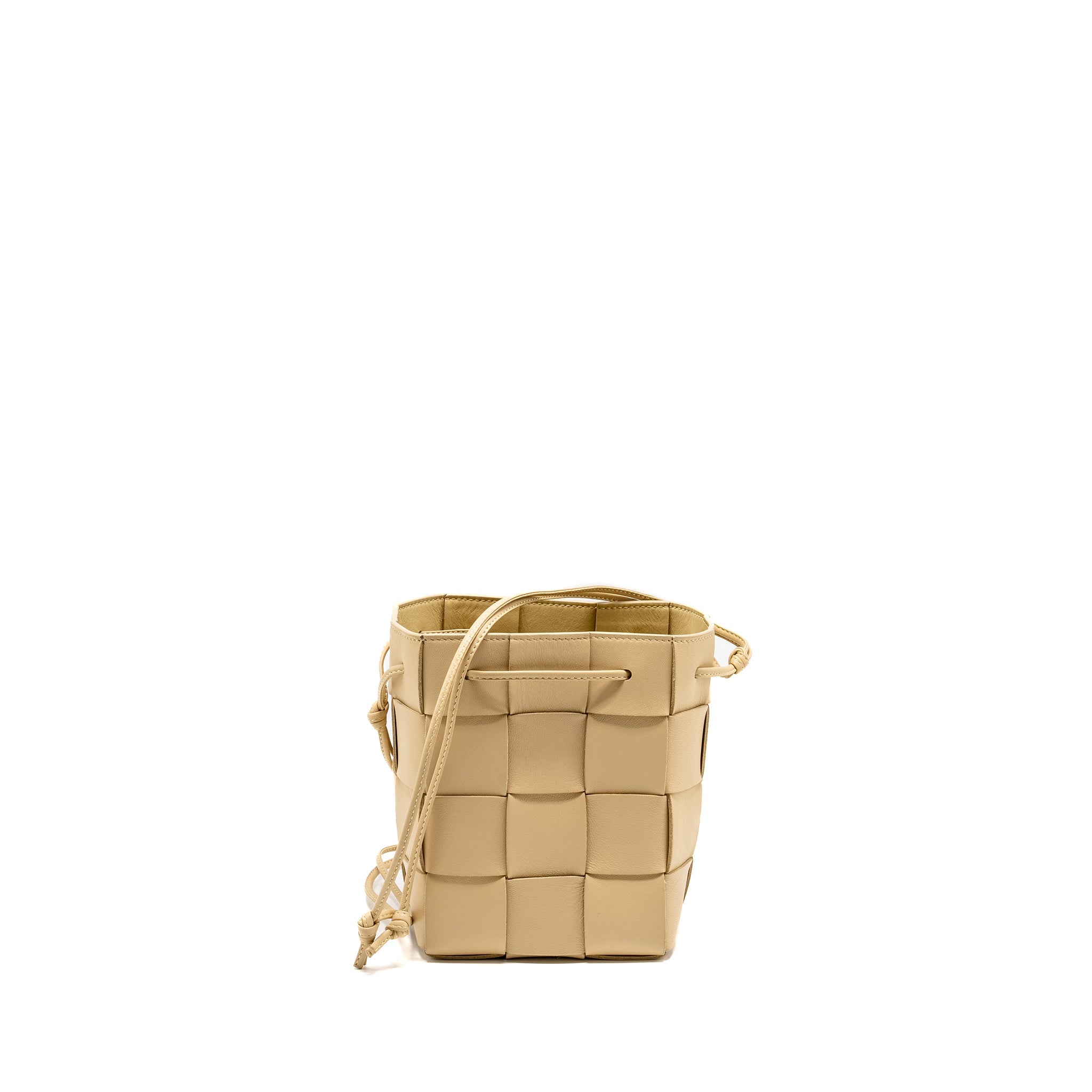 BOTTEGA VENETA SMALL CASSETTE BUCKET BAG LAMBSKIN BEIGE