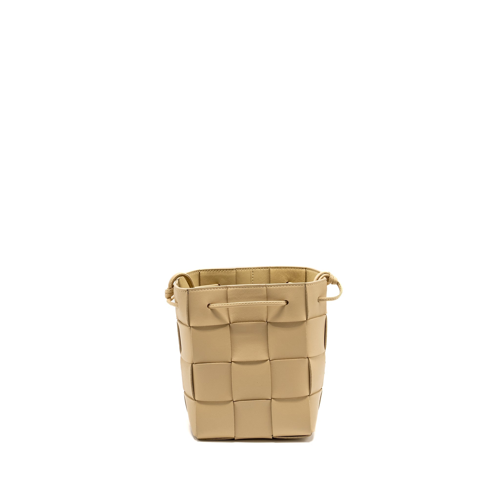 BOTTEGA VENETA SMALL CASSETTE BUCKET BAG LAMBSKIN BEIGE