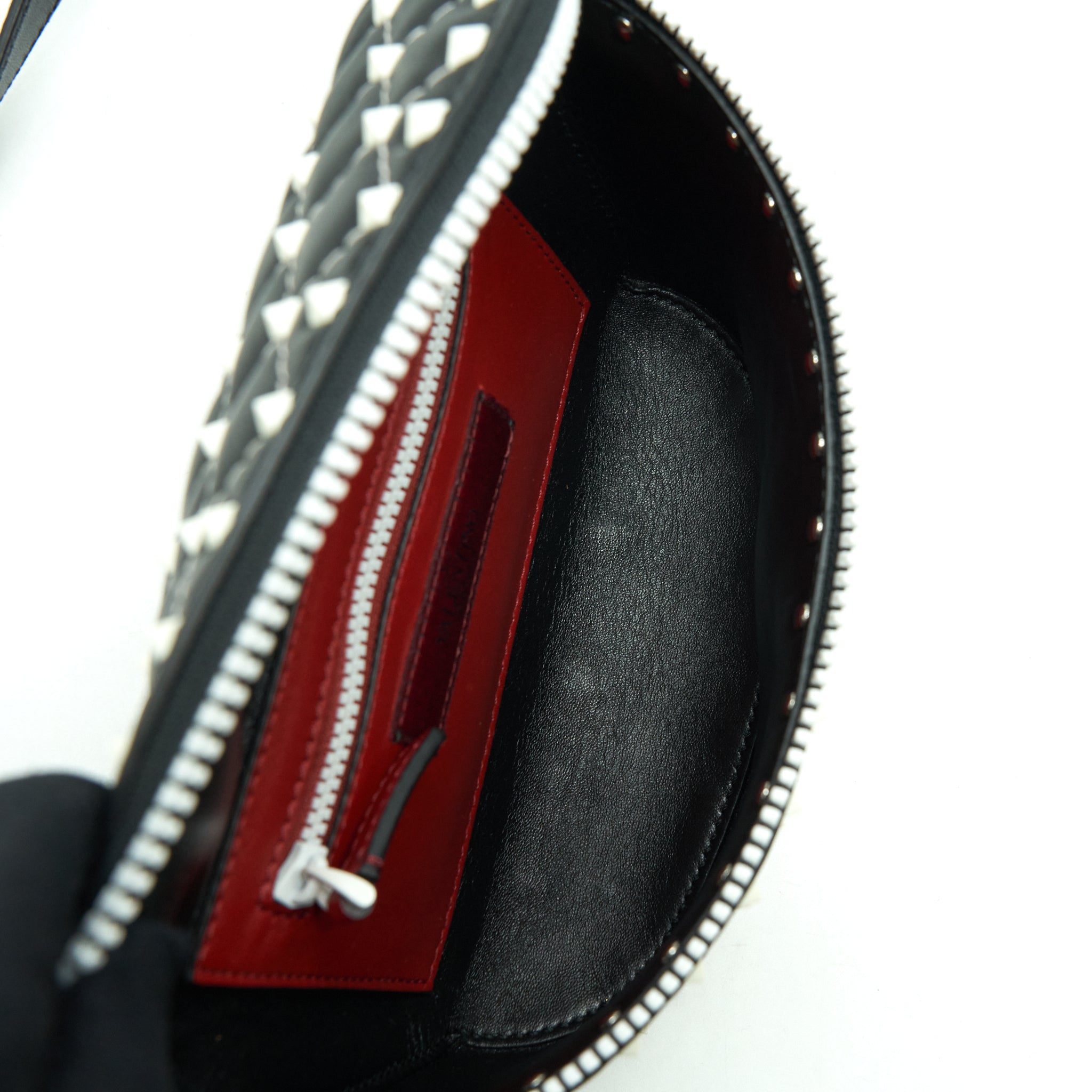 VALENTINO ROCKSTUD BELT BAG BLACK