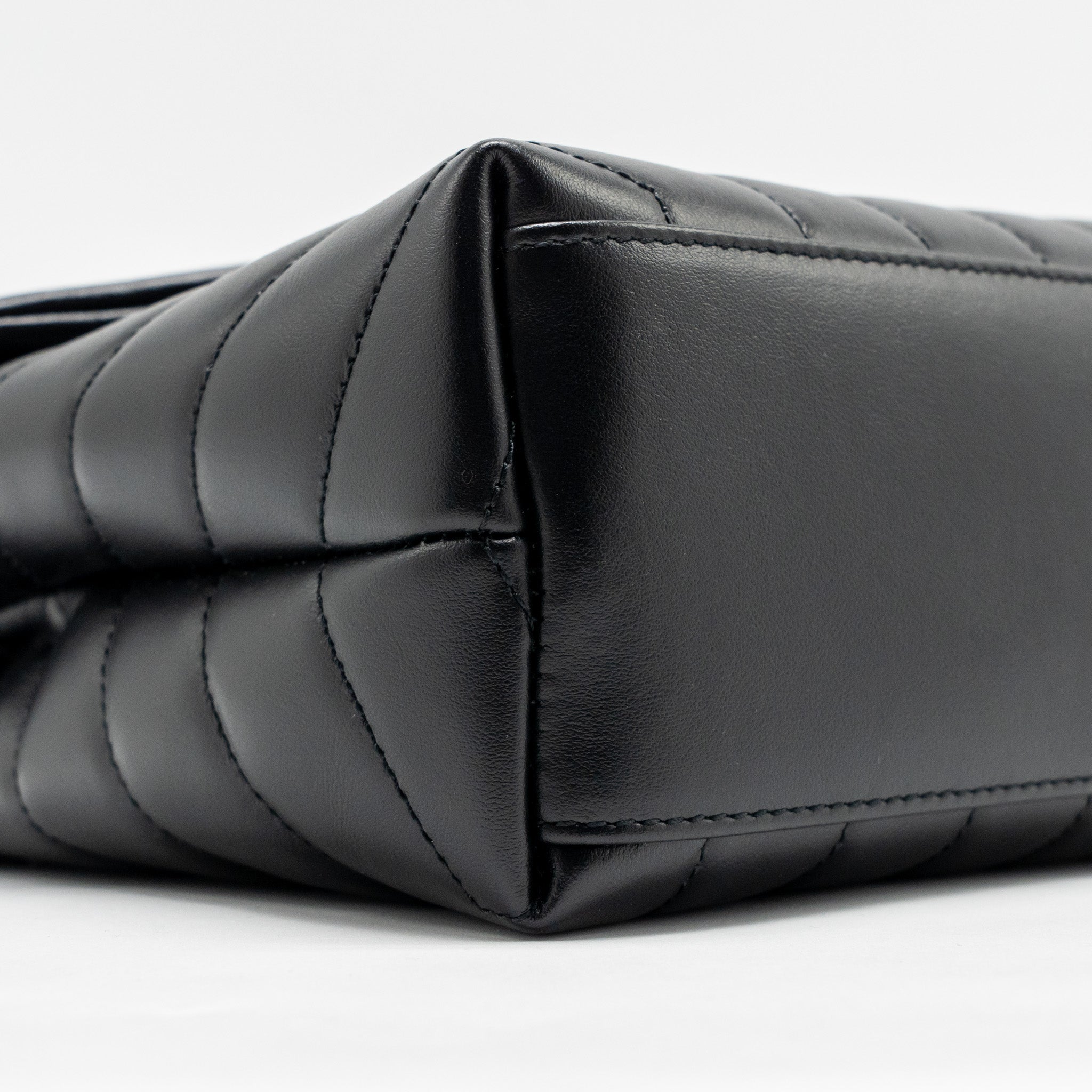 SAINT LAURENT/YSL MEDIUM LOULOU SHOULDER BAG CALFSKIN SO BLACK