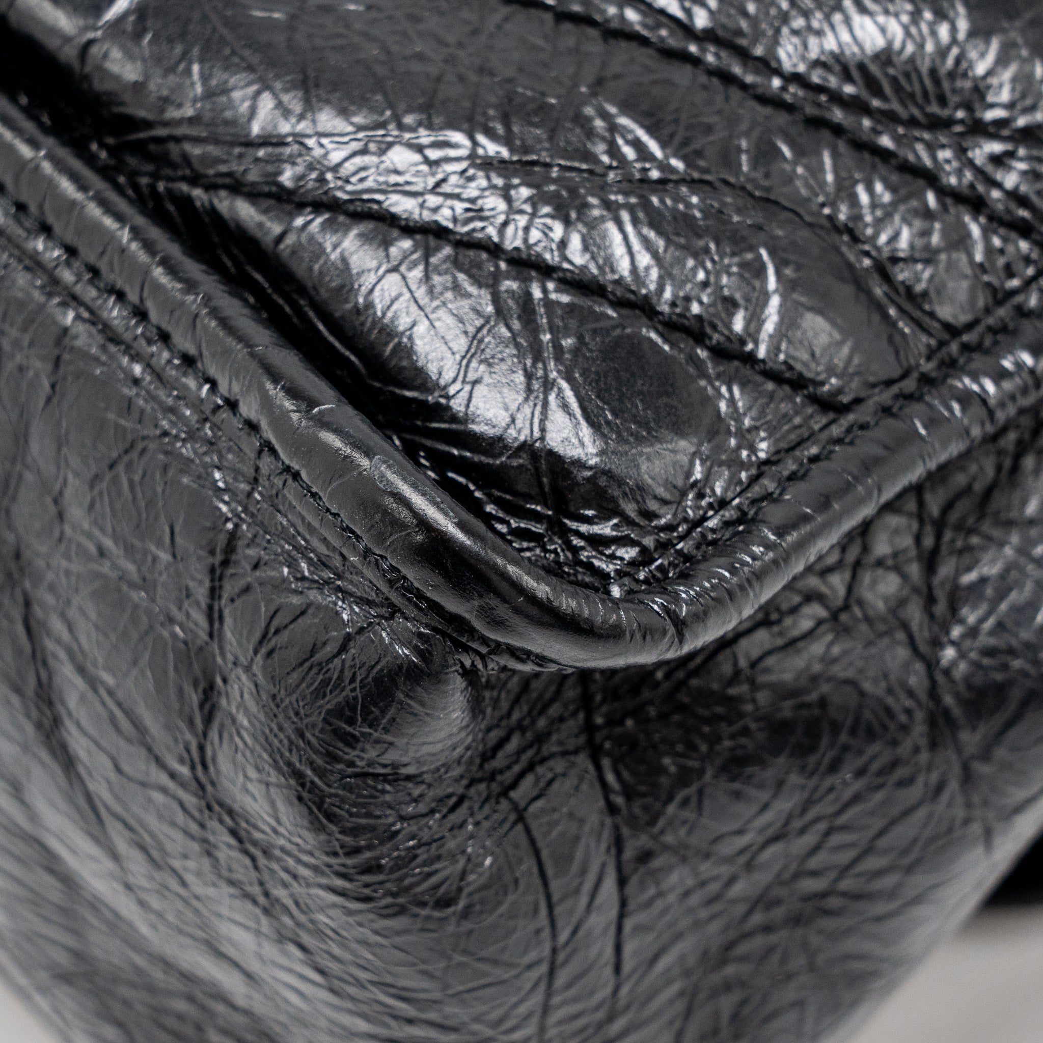 SAINT LAURENT MEDIUM NIKI CALFSKIN BLACK SHW
