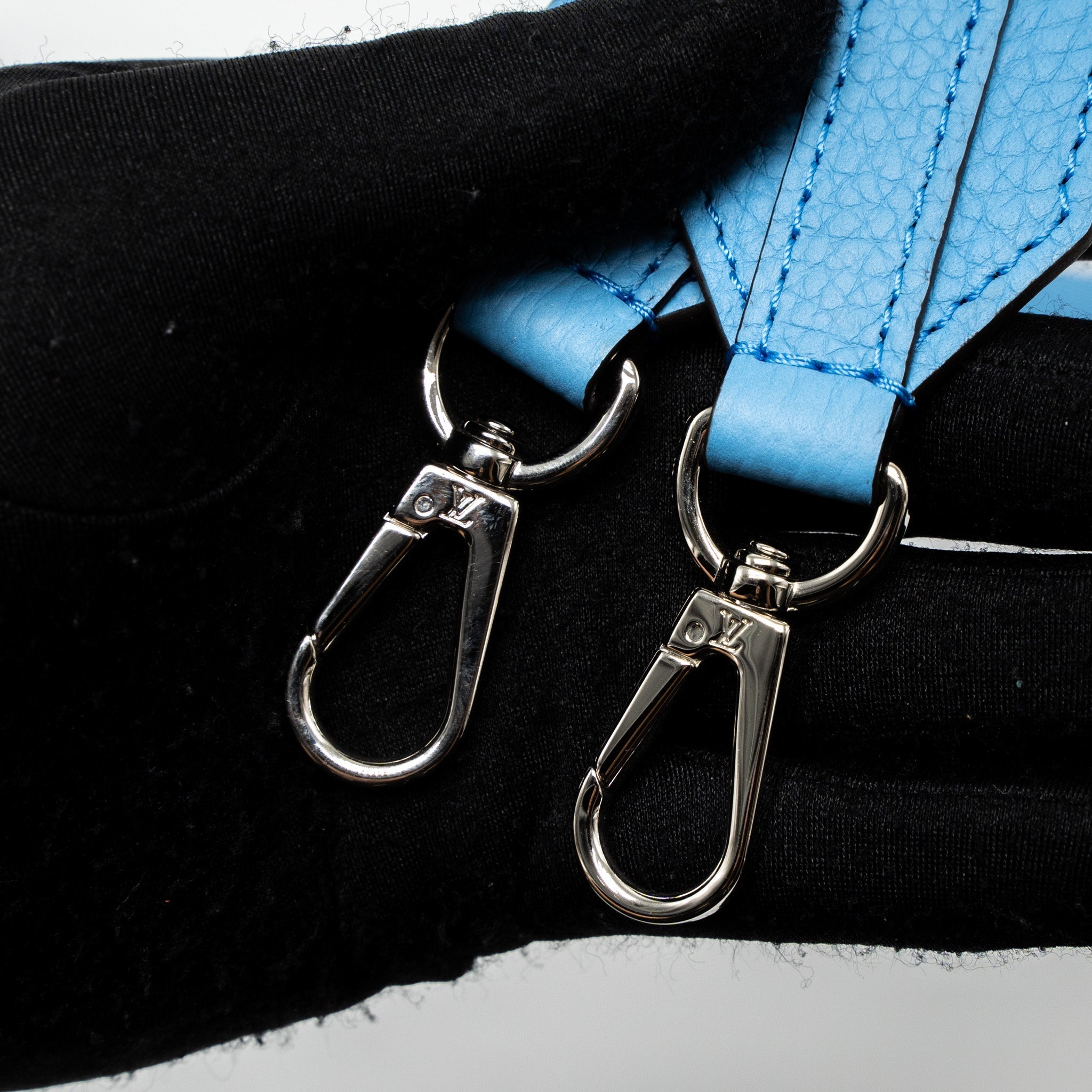 LOUIS VUITTON CAPUCINES MM TAURILLON OMBRÉ BLUE SHW (NEW VERSION)