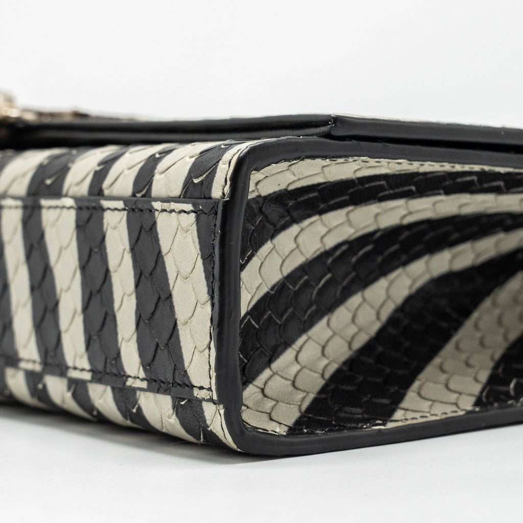 SAINT LAURENT/YSL MEDIUM KATE SHOULDER BAG WITH TASSEL EMBOSSED LEATHER BLACK/WHITE SHW