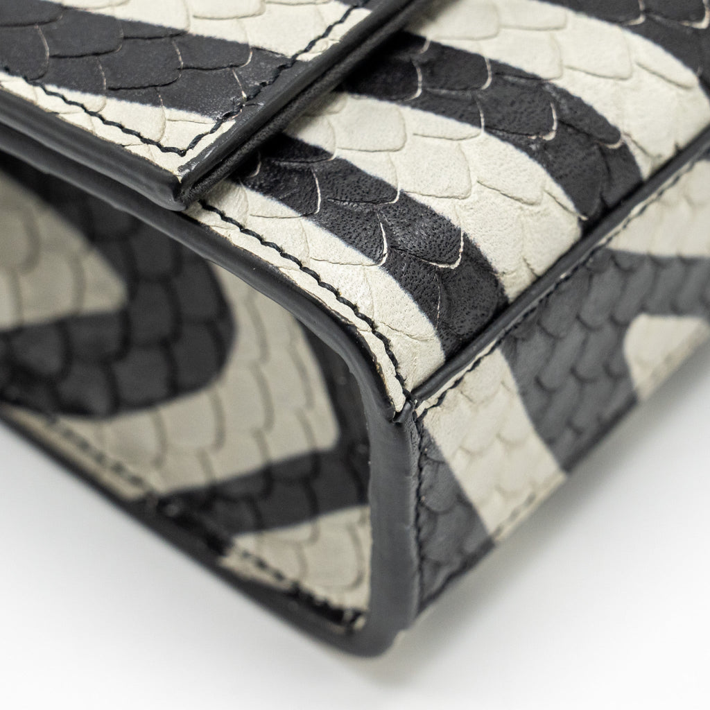 SAINT LAURENT/YSL MEDIUM KATE SHOULDER BAG WITH TASSEL EMBOSSED LEATHER BLACK/WHITE SHW