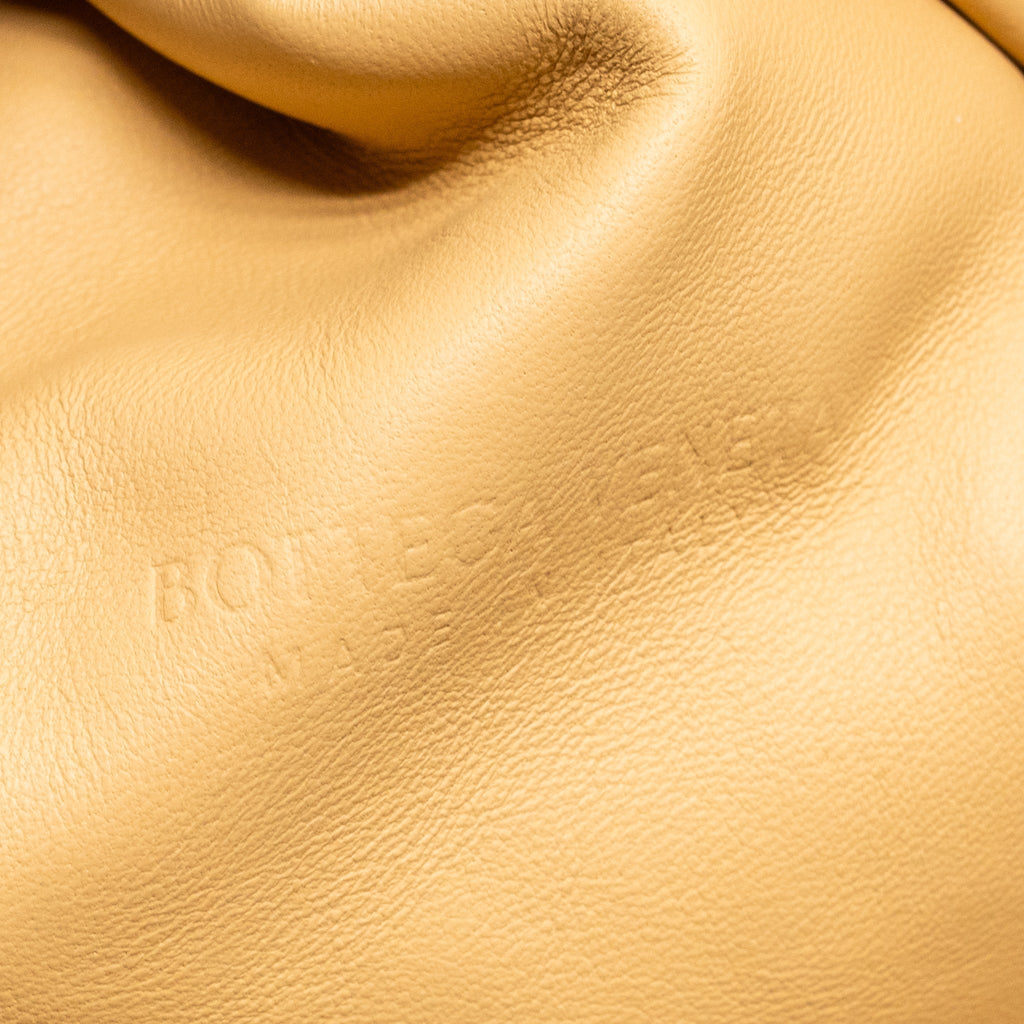 BOTTEGA VENETA POUCH INTRECCIATO LEATHER BEIGE GHW