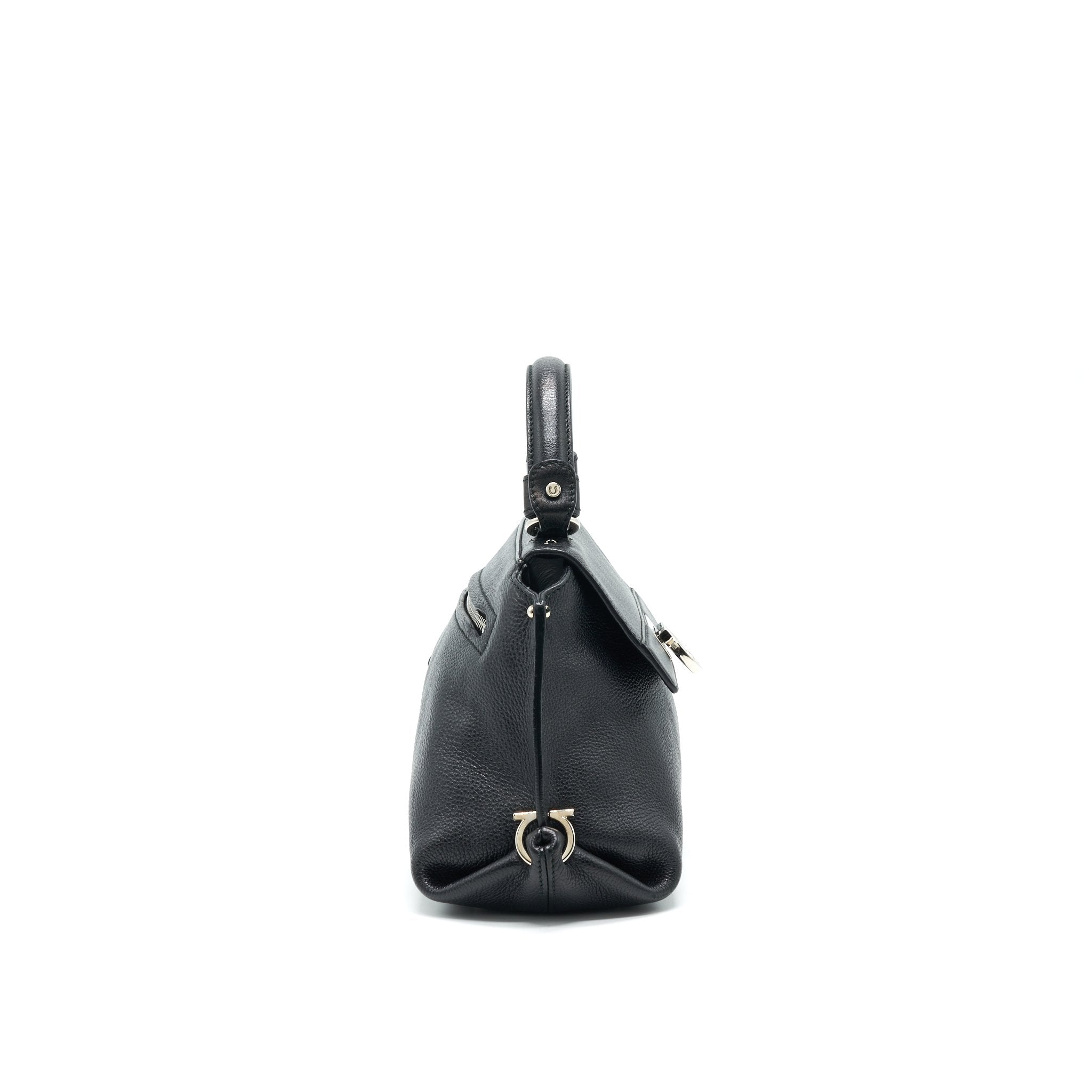 SALVATORE FERRAGAMO SOPHIA HANDLE CROSSBODY BAG IN BLACK SHW