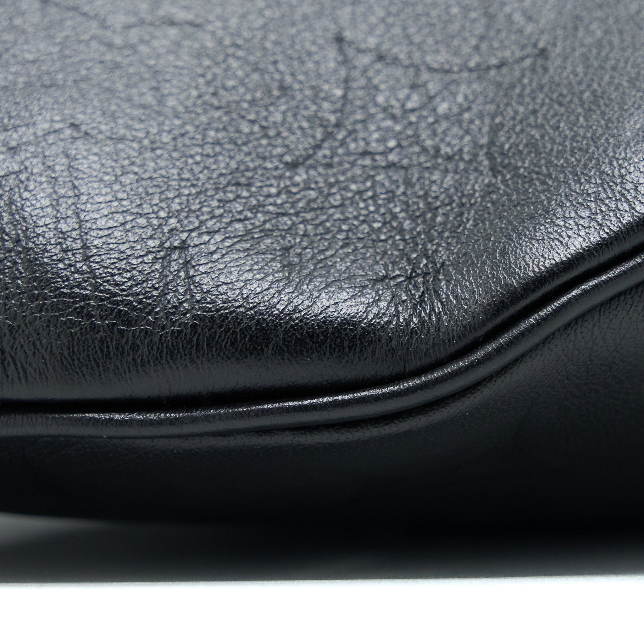 LOUIS VUITTON DISCOVERY BUMBAG PM MONOGRAM SHADOW CALFSKIN BLACK/BLACK HARDWARE