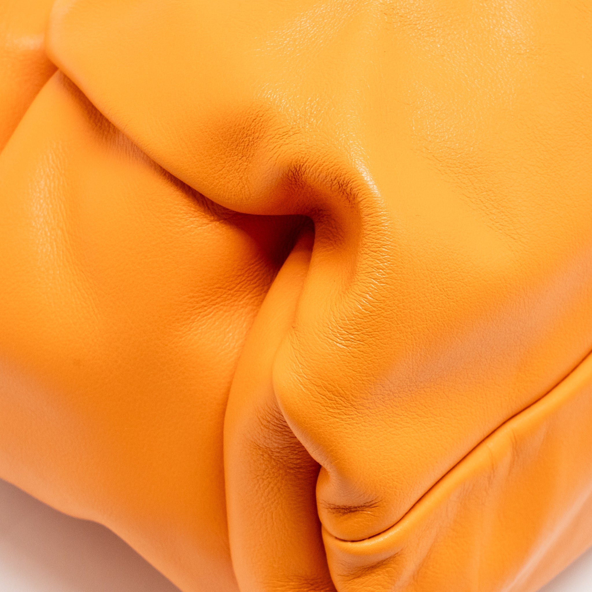 BOTTEGA VENETA SHOULDER POUCH CALFSKIN ORANGE GHW