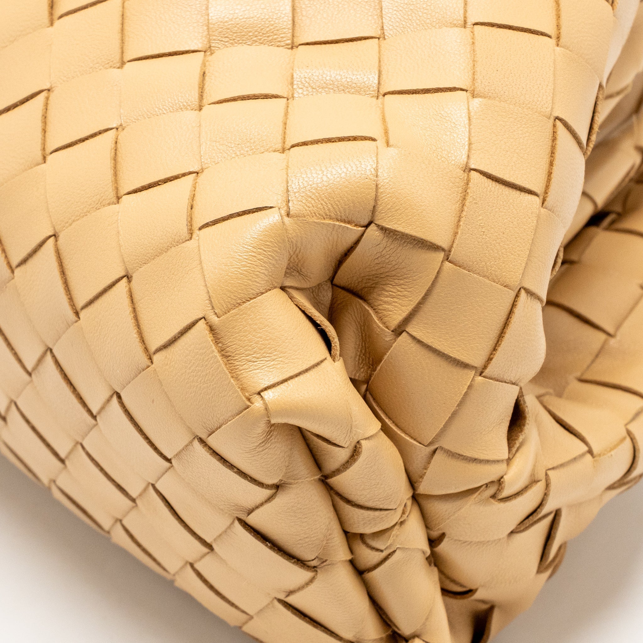 BOTTEGA VENETA POUCH INTRECCIATO LEATHER BEIGE GHW