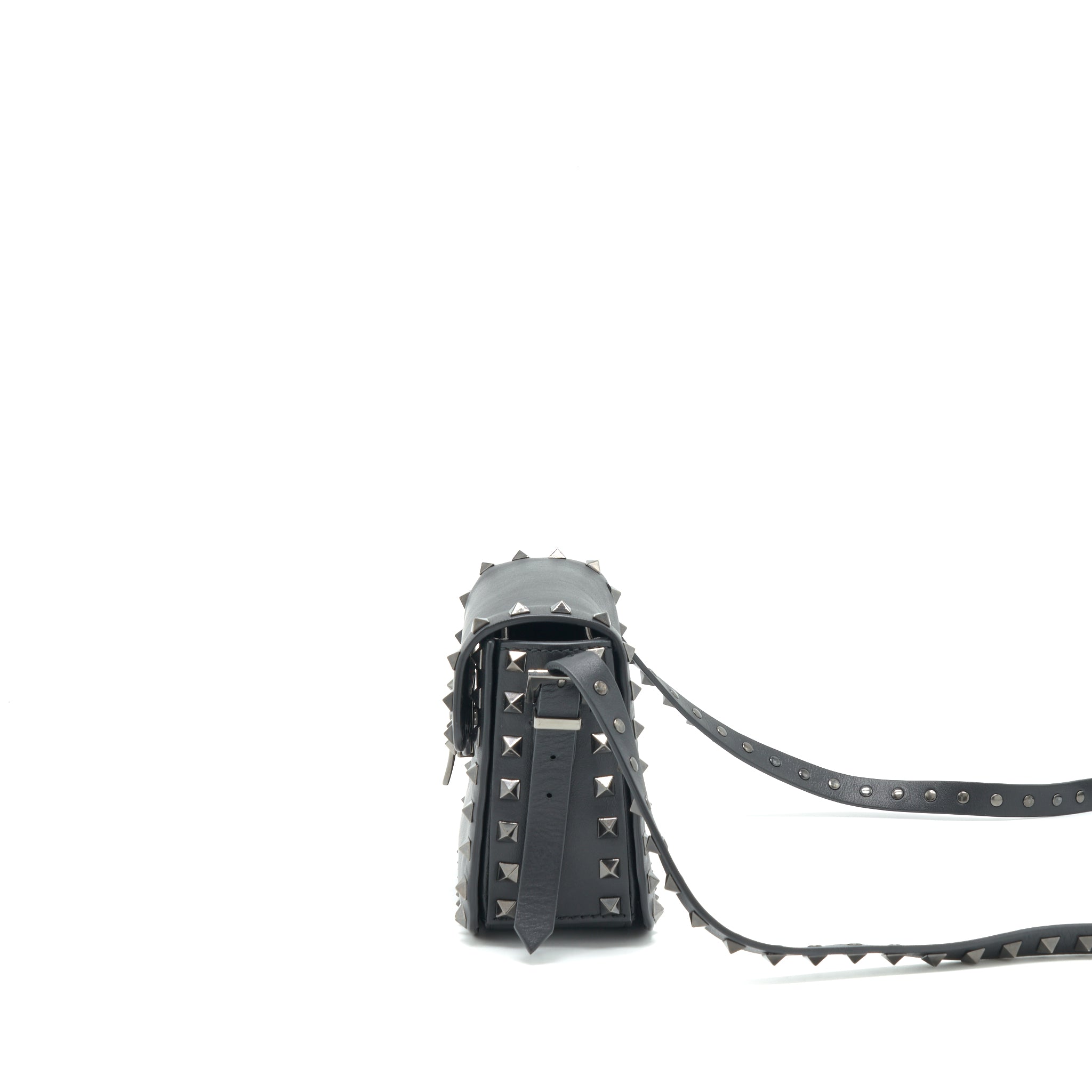 VALENTINO GARAVANI SMALL ROCKSTUD GRAINY CALFSKIN CROSSBODY BAG BLACK SHW
