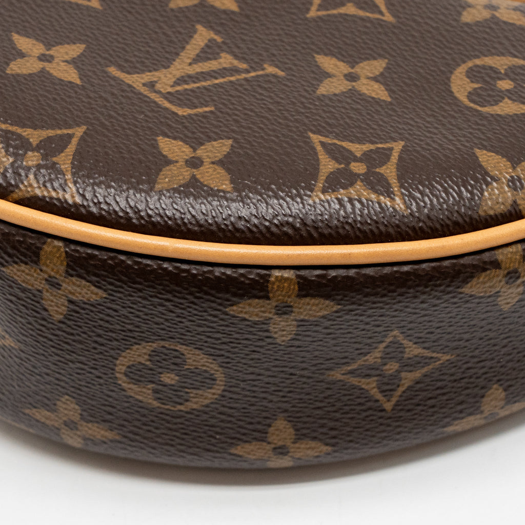 LOUIS VUITTON LOOP MONOGRAM CANVAS GHW