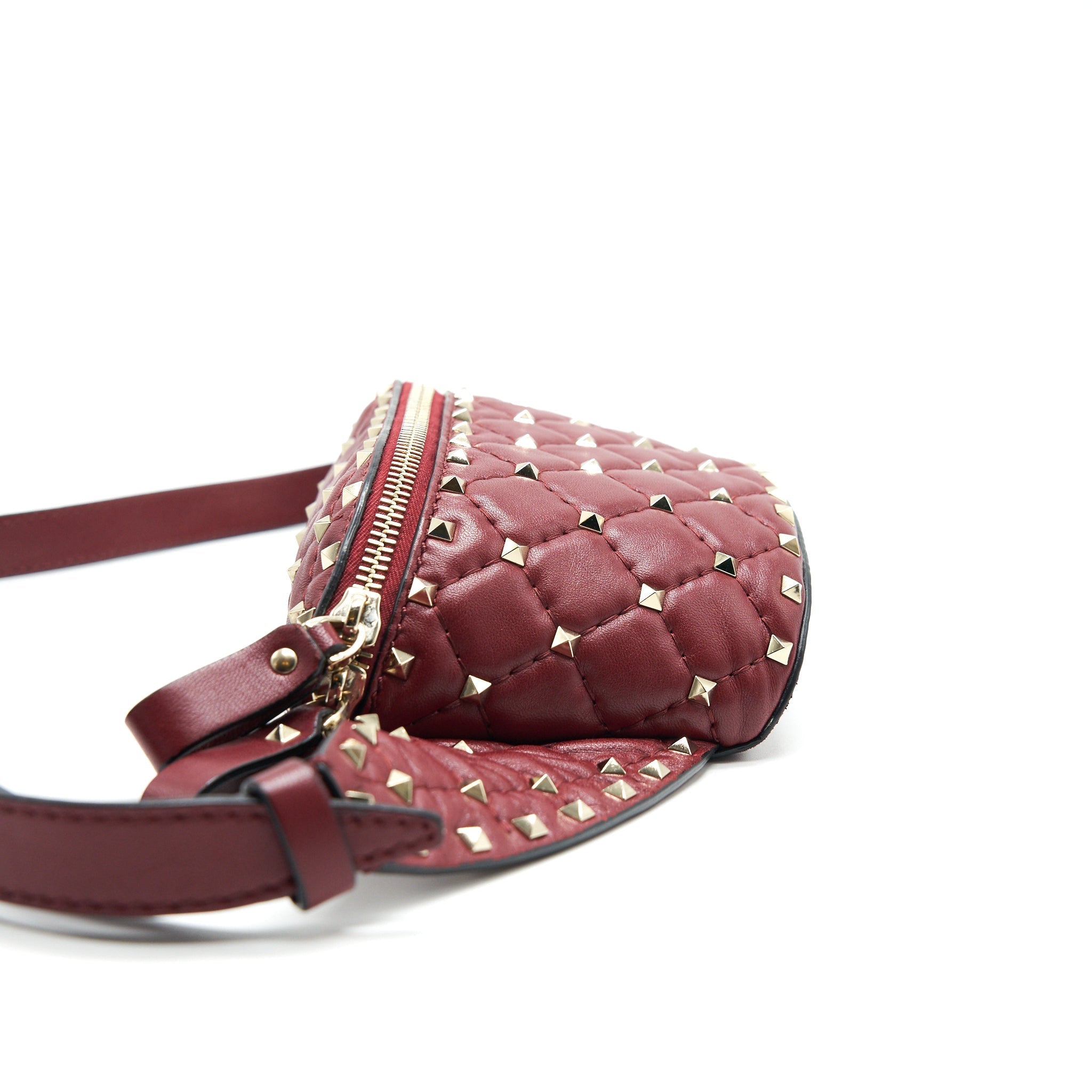 VALENTINO ROCKSTUD SPIKE QUILTED-LEATHER BELT BAG BURGUNDY 95CM