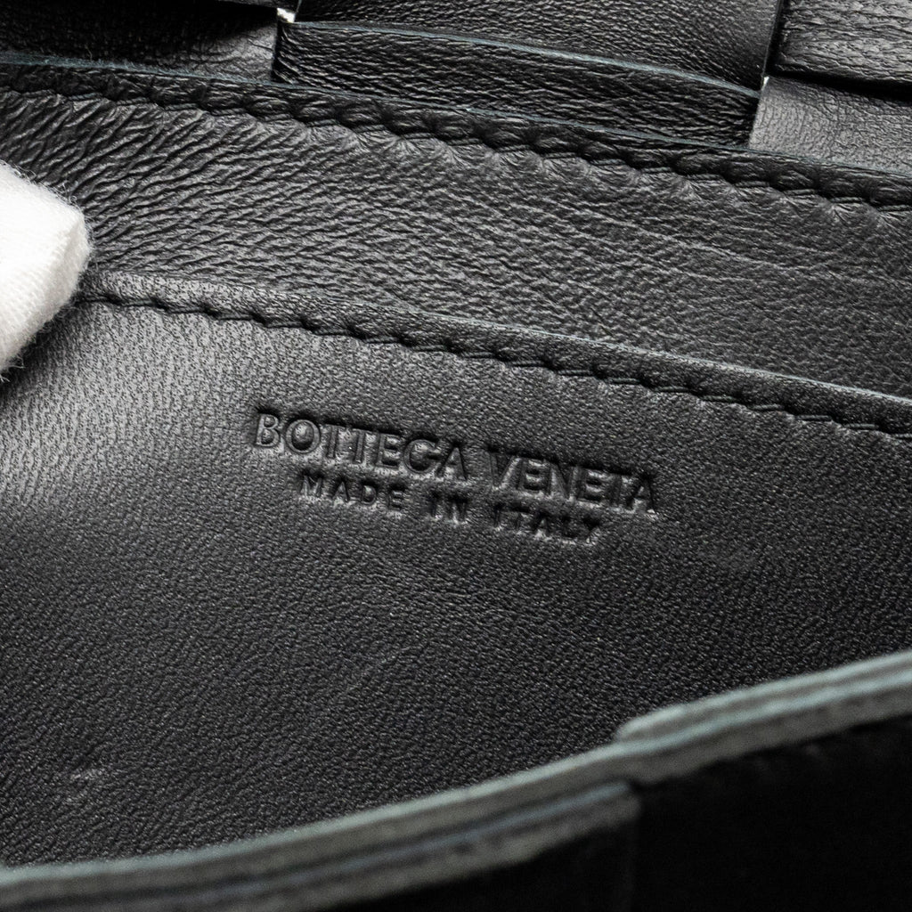BOTTEGA VENETA SMALL CASSETTE BAG LAMBSKIN BLACK GHW