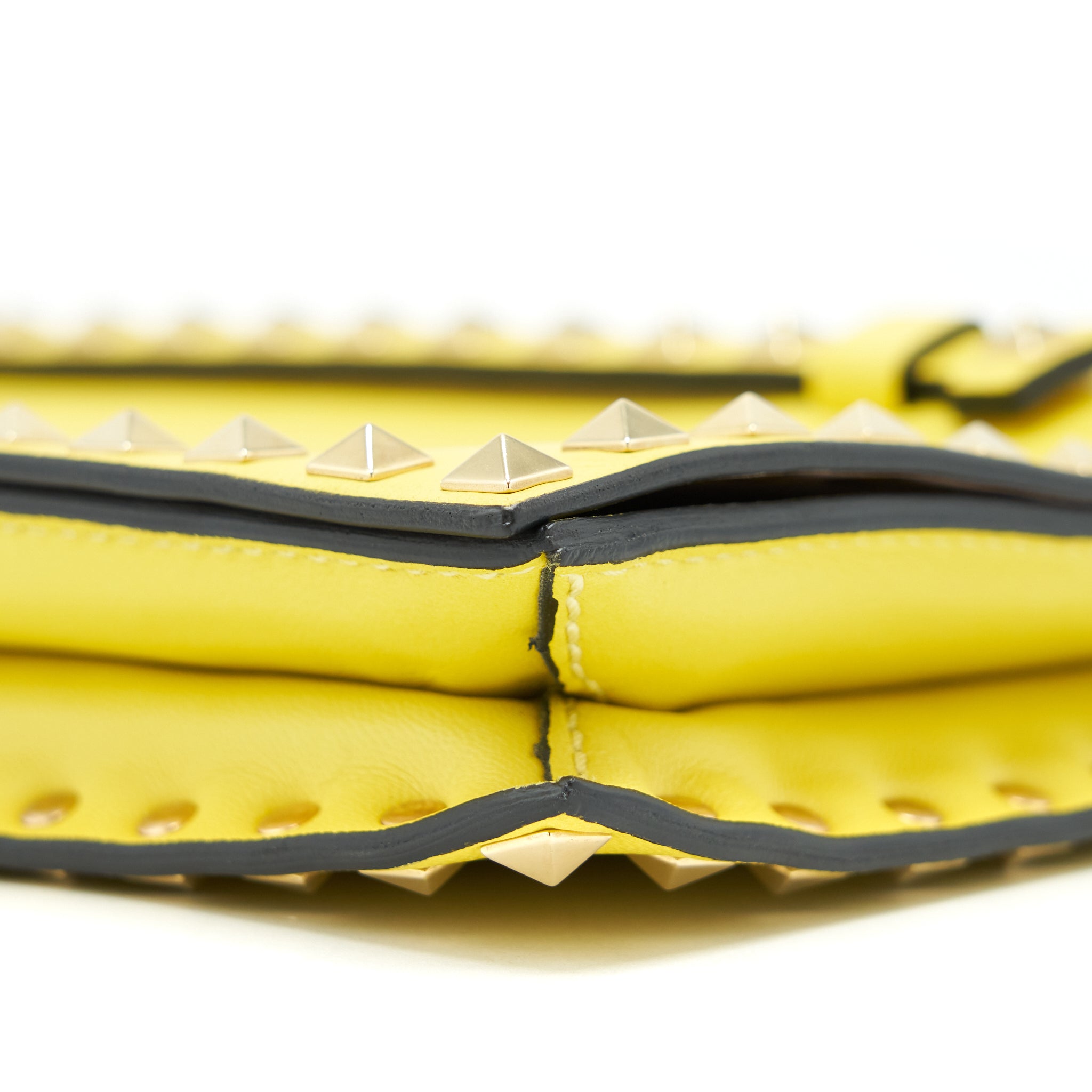 VALENTINO ROCKSTUD CLUTCH BAG YELLOW GHW