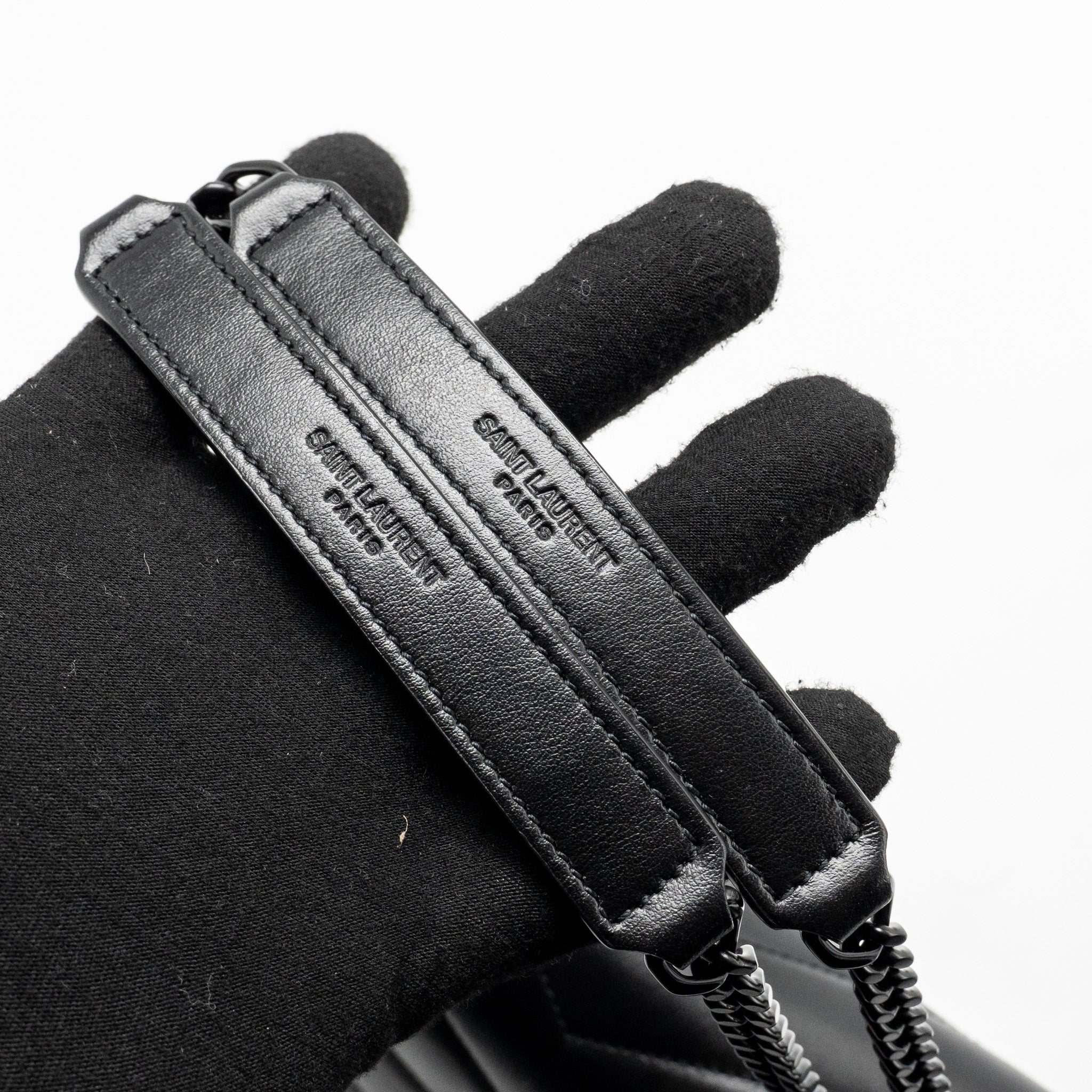 SAINT LAURENT/YSL MEDIUM LOULOU SHOULDER BAG CALFSKIN SO BLACK