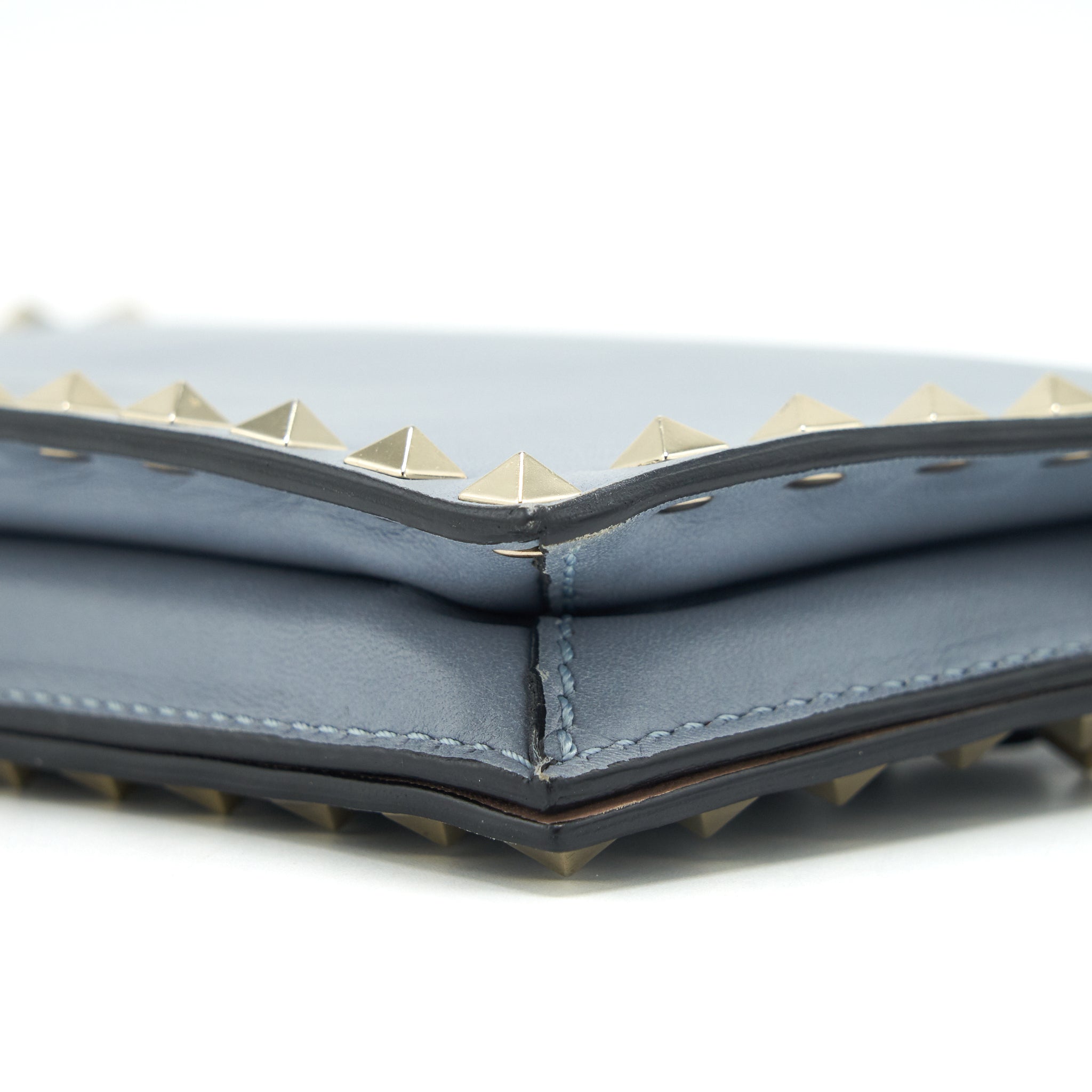 VALENTINO ROCKSTUD SMALL CLUTCH BLUE-GREY GHW