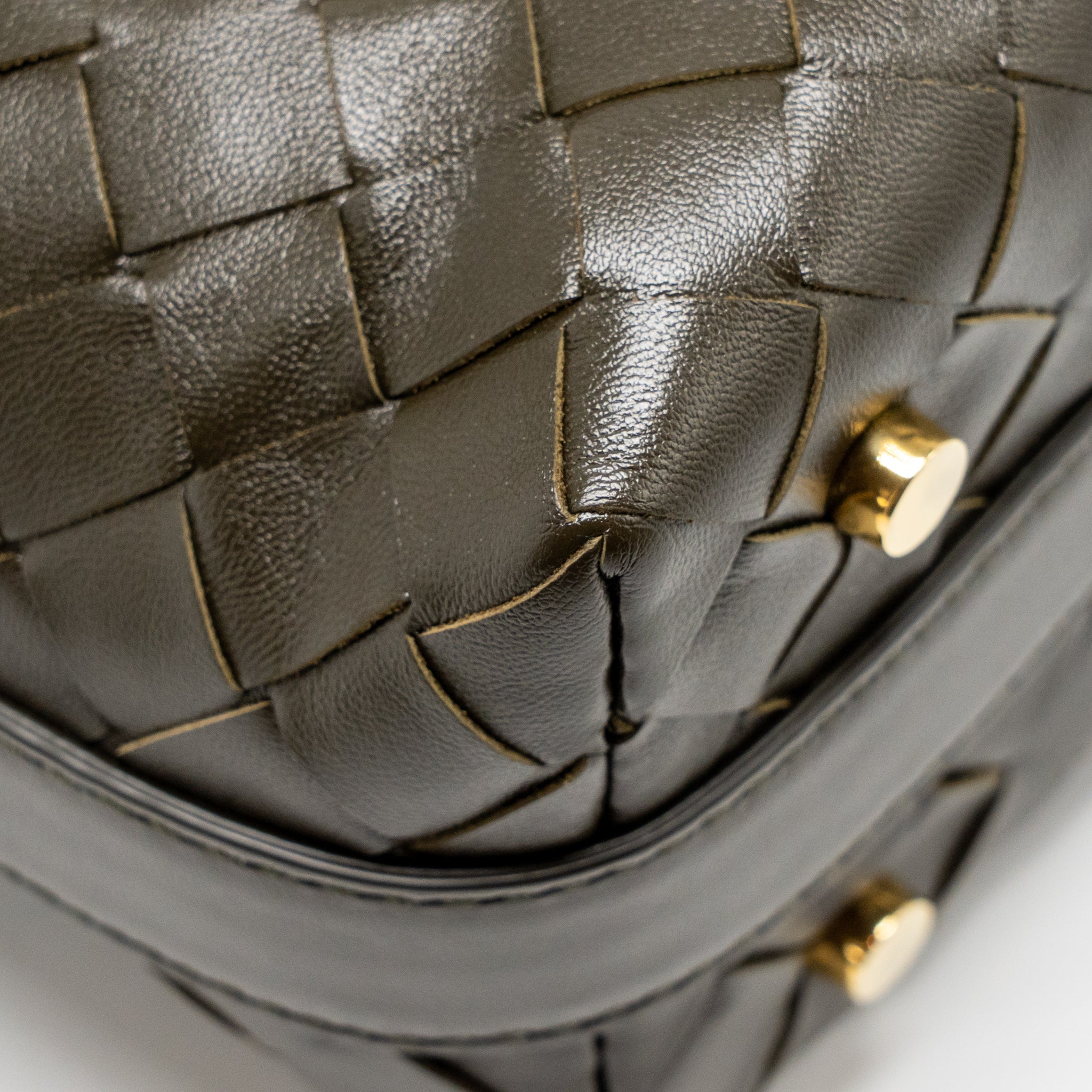 BOTTEGA VENETA WALLACE BAG CALFSKIN KAKI GHW
