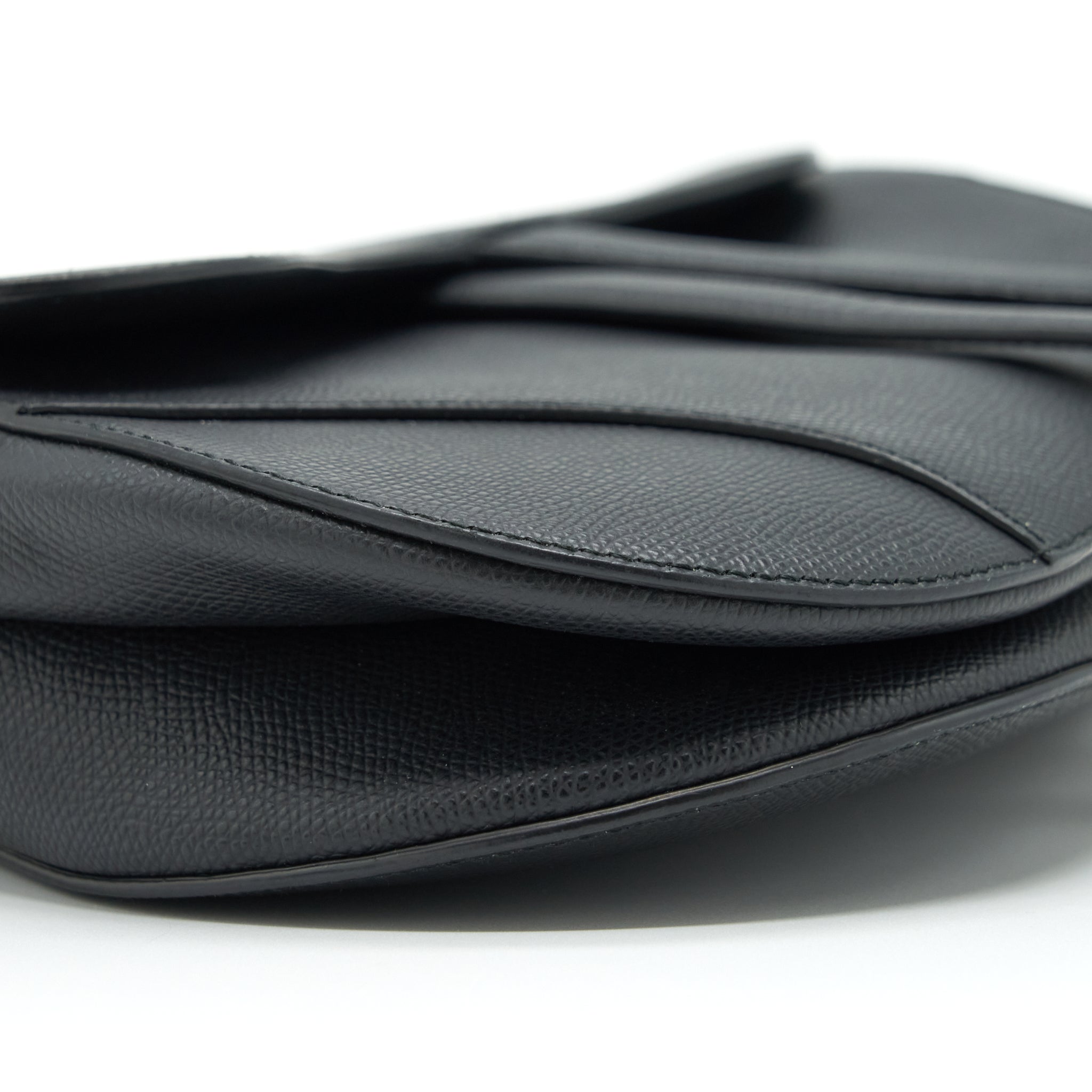 DIOR MEDIUM SADDLE BAG GRAINED CALFSKIN BLACK GHW