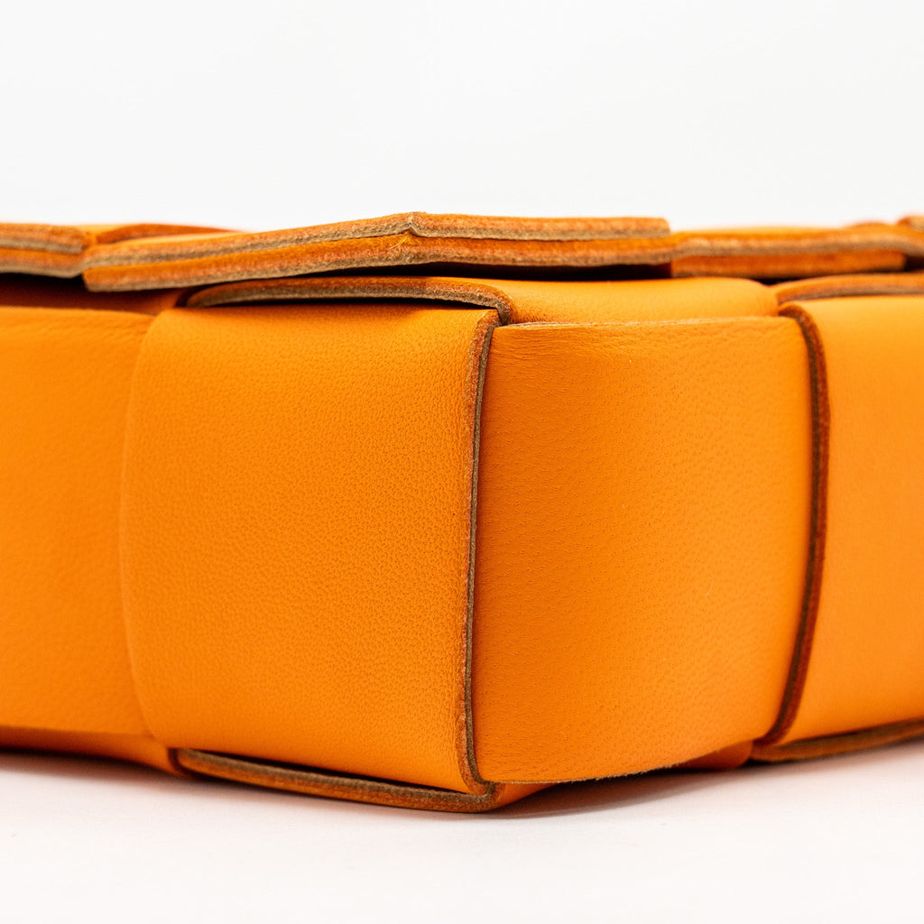 BOTTEGA VENETA SMALL CASSETTE BAG LAMBSKIN ORANGE GHW