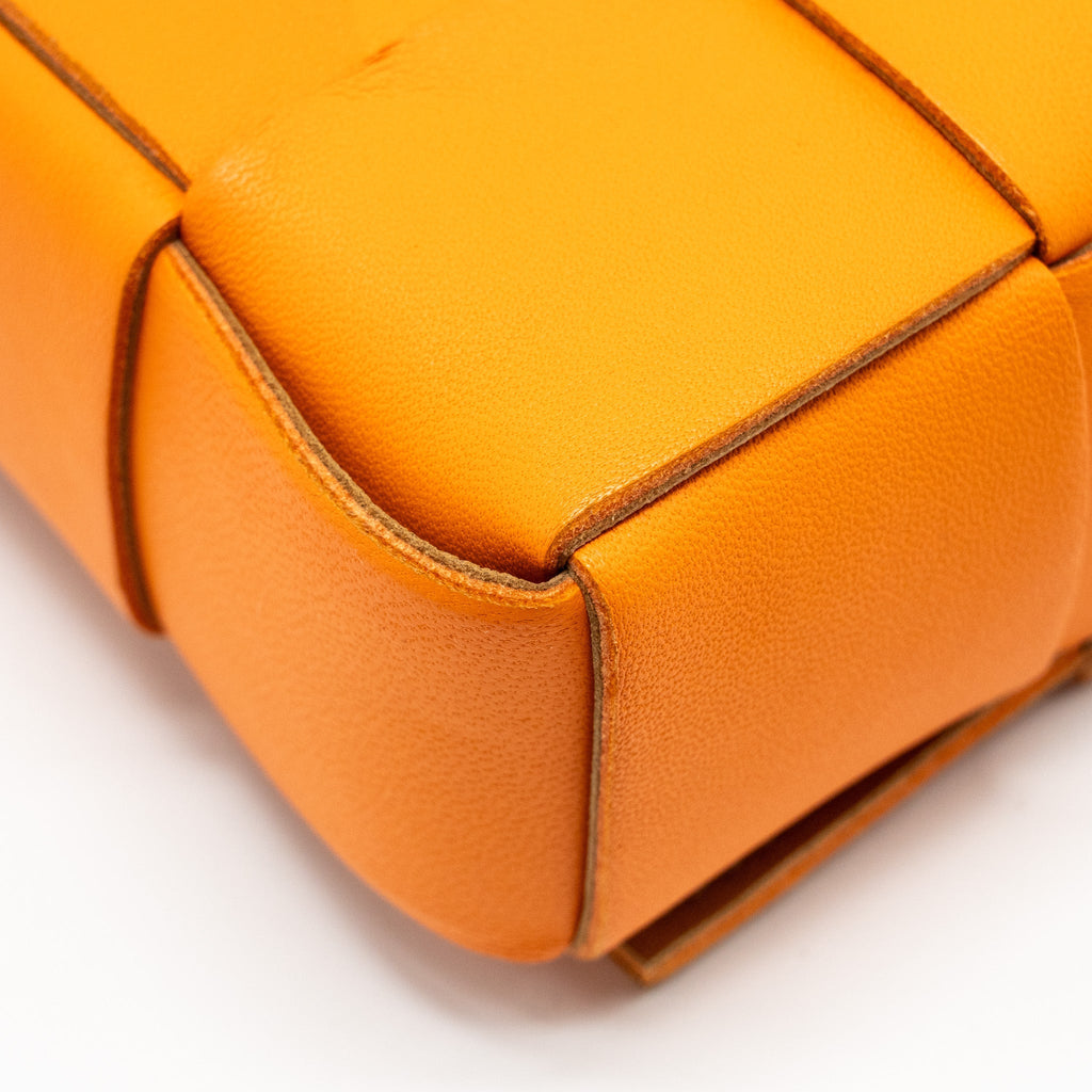 BOTTEGA VENETA SMALL CASSETTE BAG LAMBSKIN ORANGE GHW