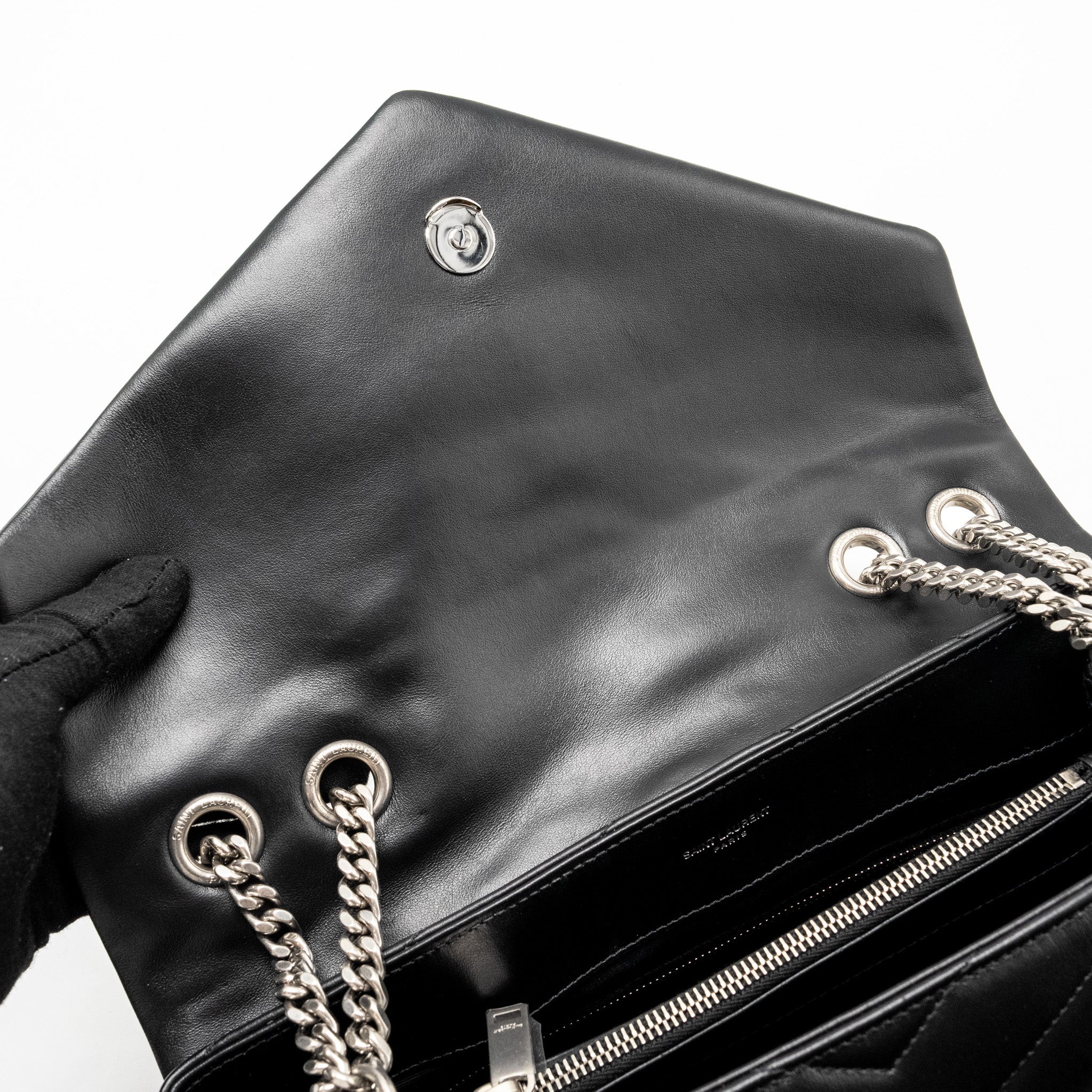 SAINT LAURENT MEDIUM LOULOU SHOULDER BAG CALFSKIN BLACK SHW
