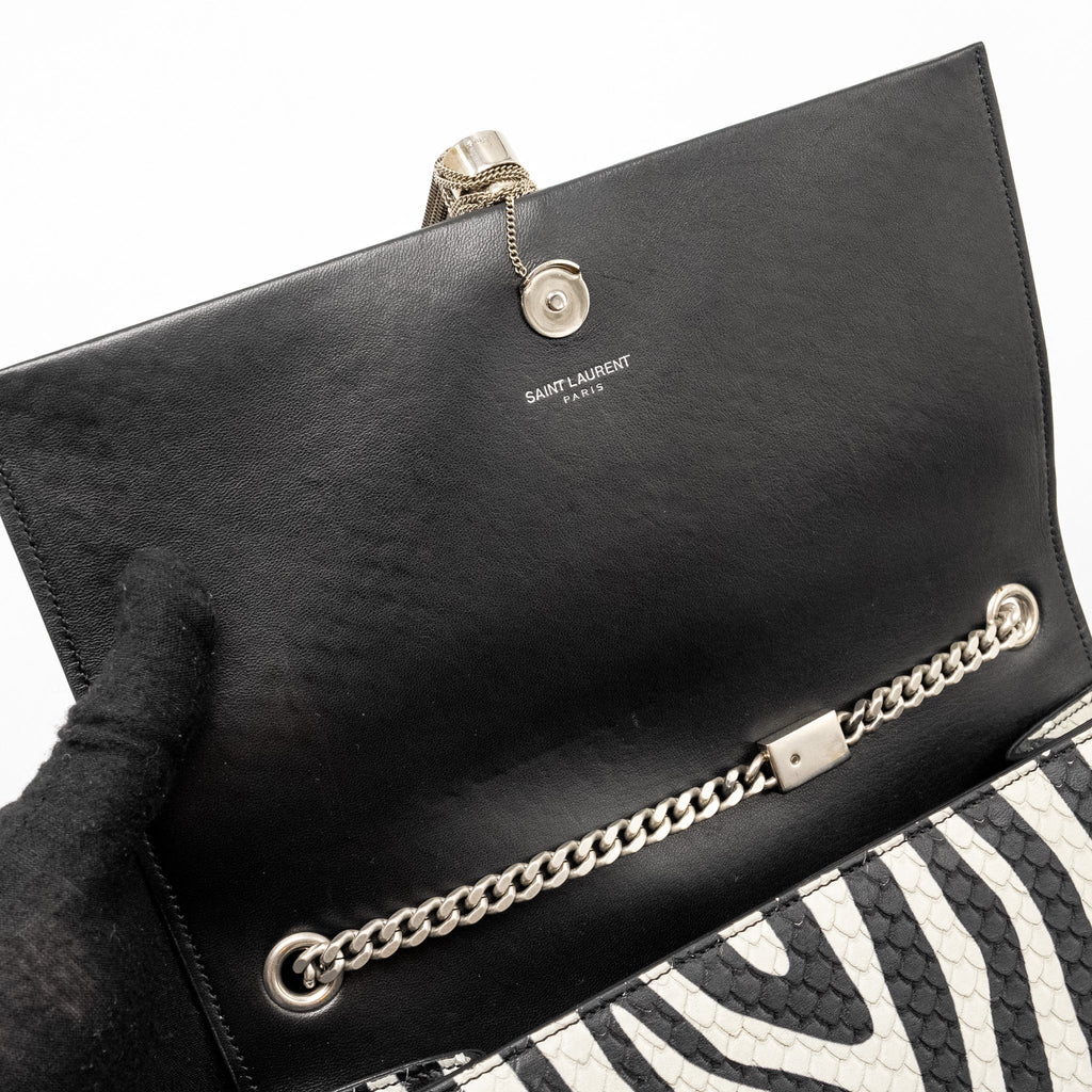 SAINT LAURENT/YSL MEDIUM KATE SHOULDER BAG WITH TASSEL EMBOSSED LEATHER BLACK/WHITE SHW