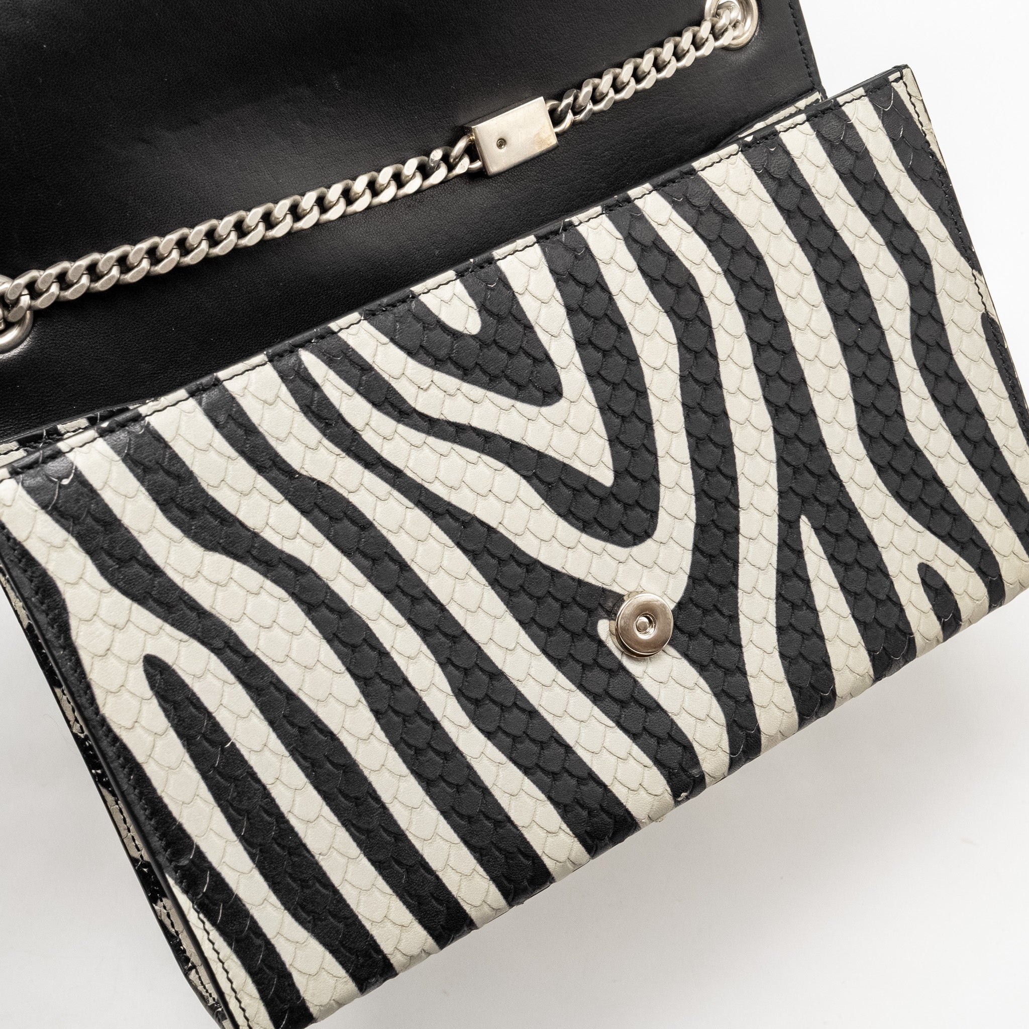 SAINT LAURENT/YSL MEDIUM KATE SHOULDER BAG WITH TASSEL EMBOSSED LEATHER BLACK/WHITE SHW