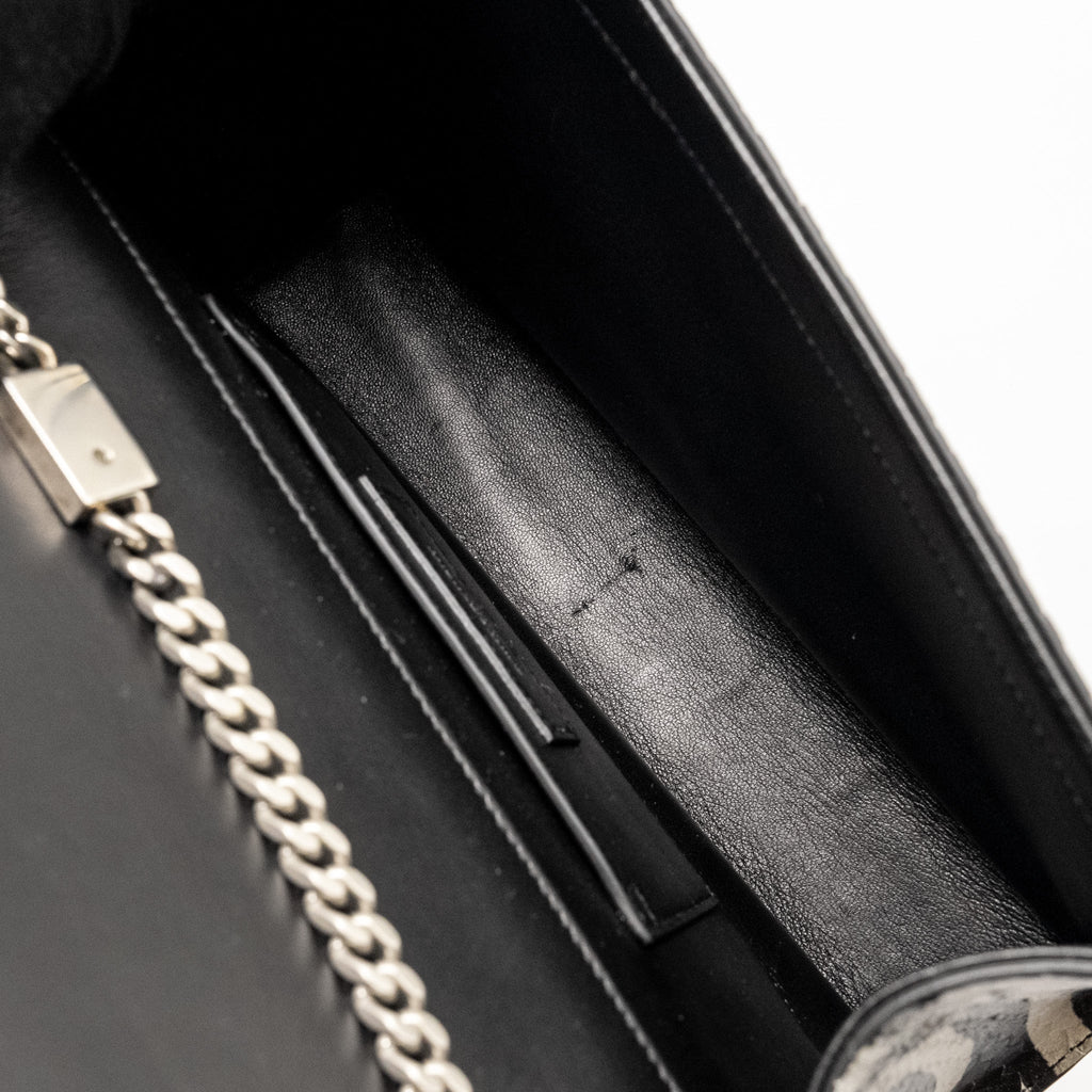 SAINT LAURENT/YSL MEDIUM KATE SHOULDER BAG WITH TASSEL EMBOSSED LEATHER BLACK/WHITE SHW