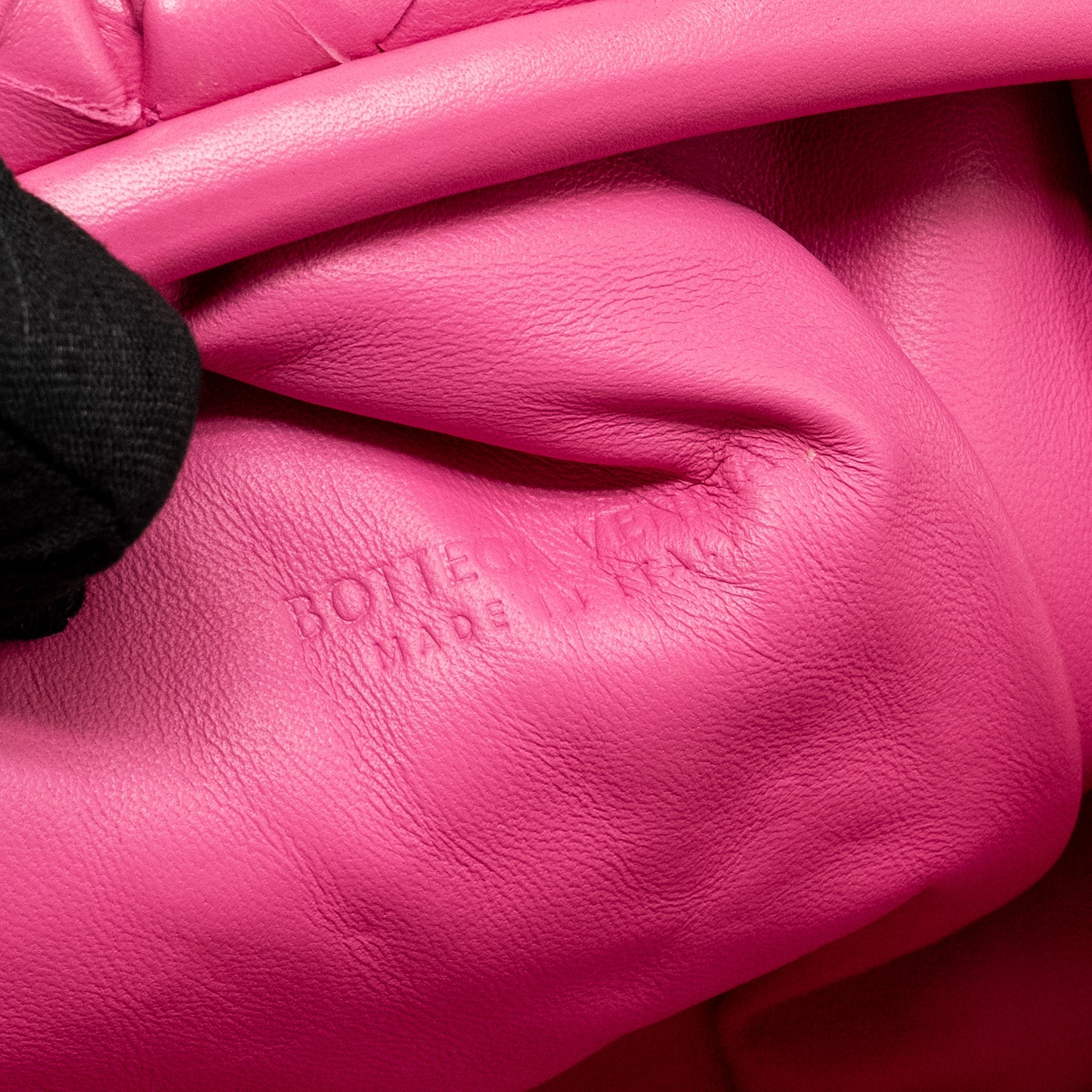 BOTTEGA VENETA INTRECCIATO POUCH LEATHER PINK SHW